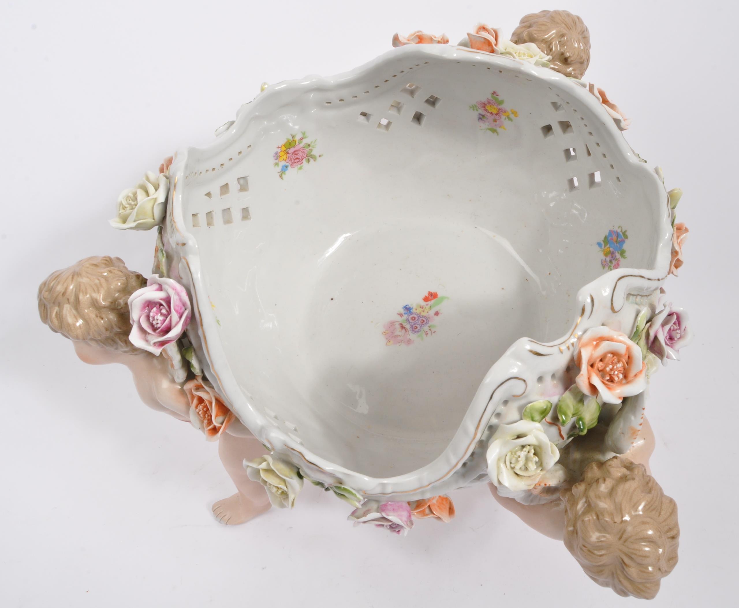 EARLY 20TH CENTURY MEISSEN STYLE CENTREPIECE - Image 4 of 7