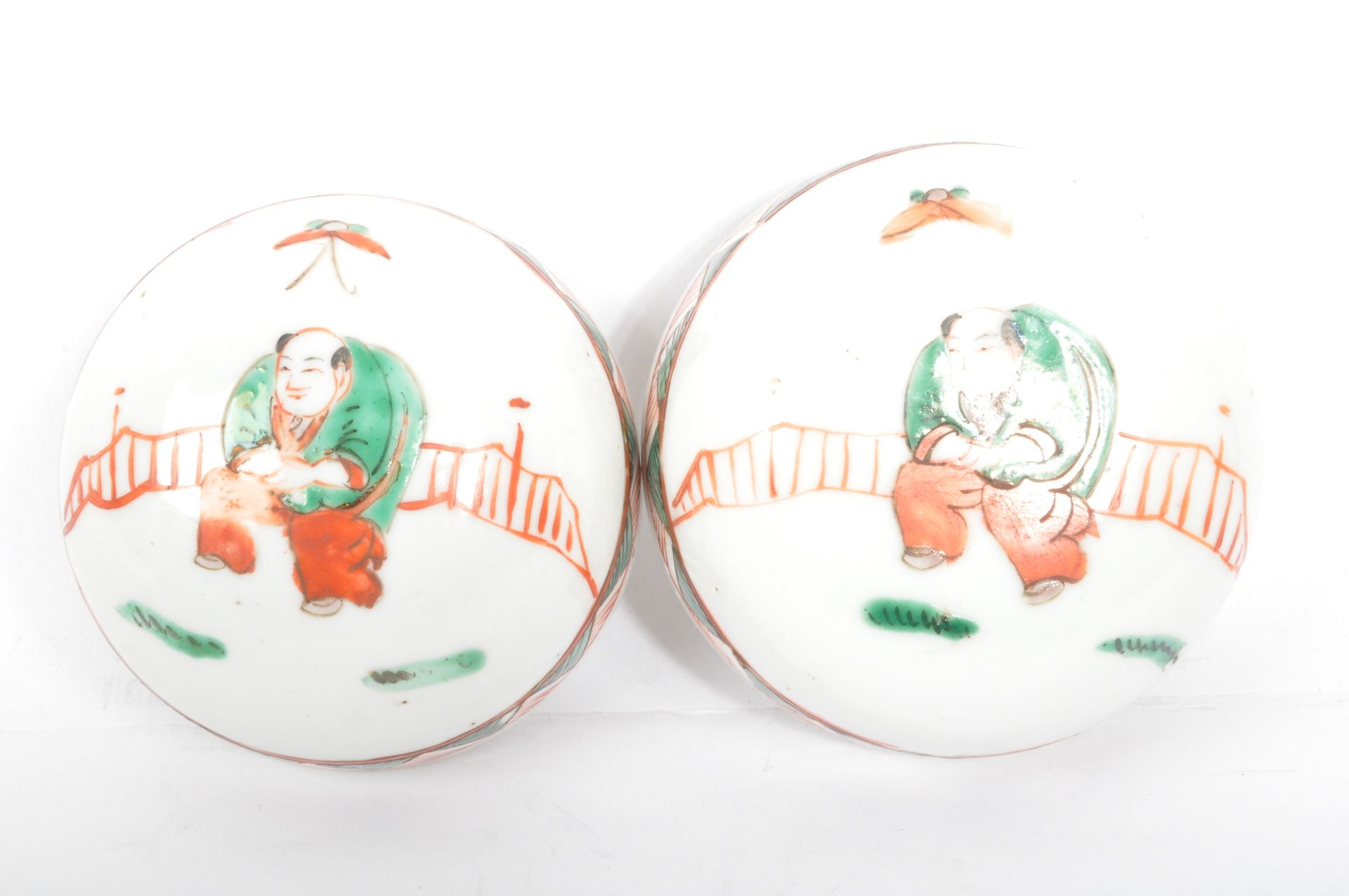 PAIR OF LARGE 20TH CENTURY CHINESE FAMILLE VERT GINGER JARS - Image 5 of 7