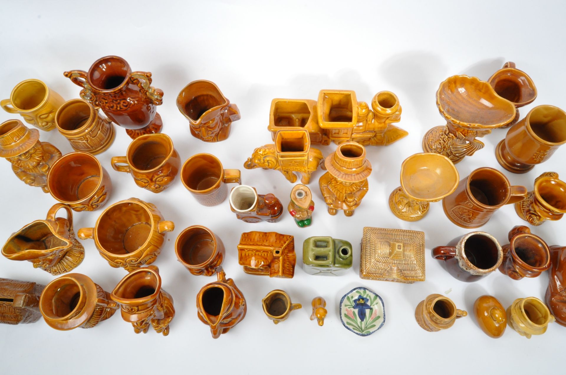 COLLECTION OF EARLY 20TH CENTURY & LATER TREACLE GLAZE POTTERY - Image 2 of 6
