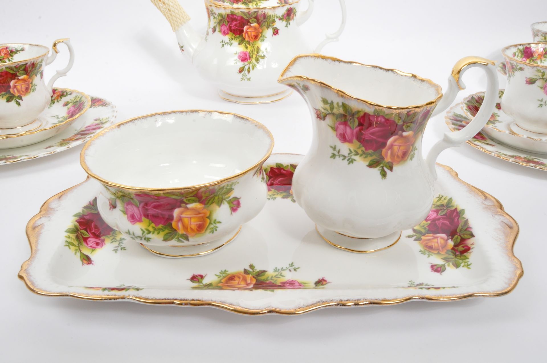 ROYAL ALBERT - OLD COUNTRY ROSES - BONE CHINA TEA SERVICE - Image 5 of 7