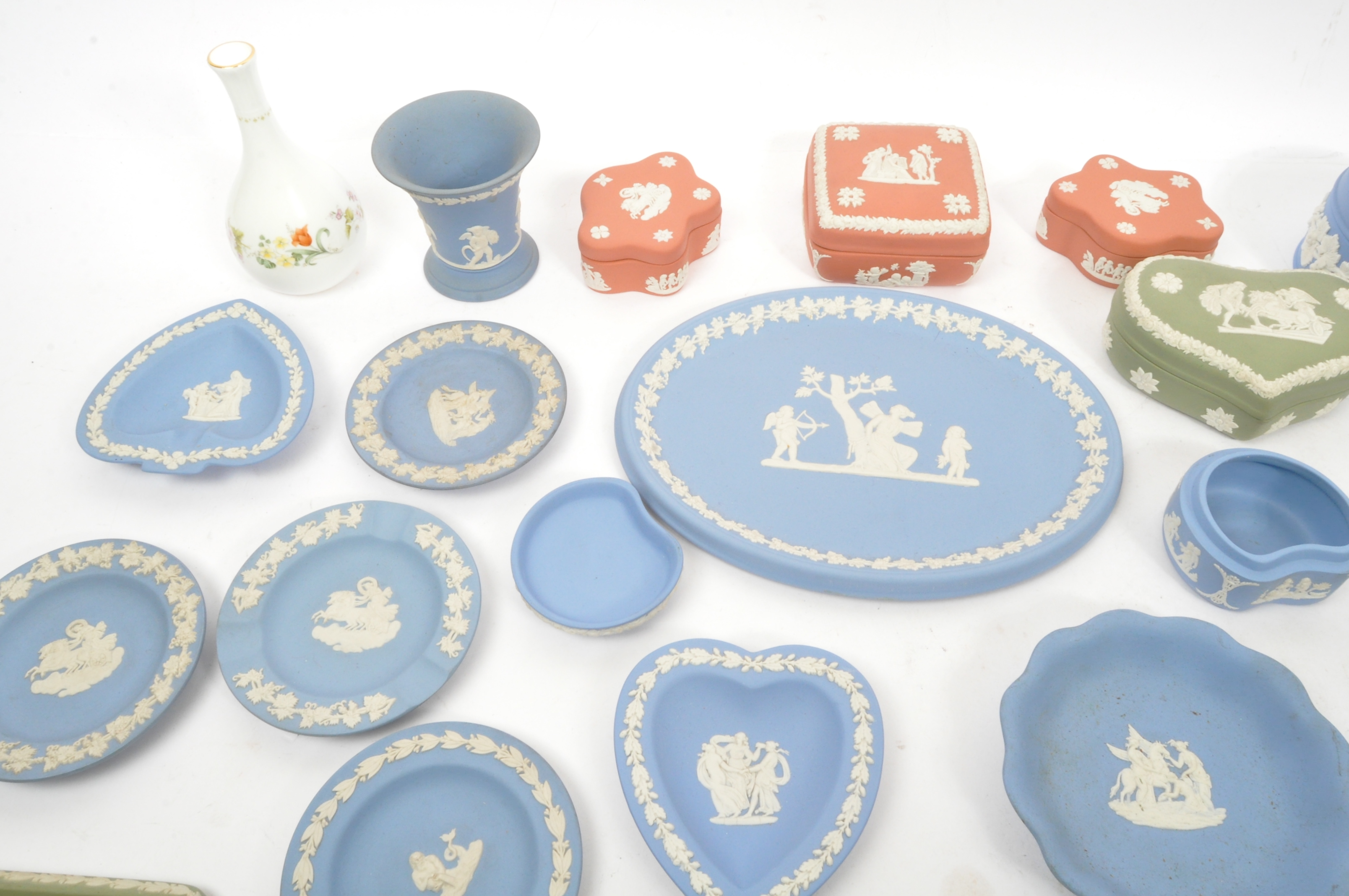 LARGE COLLECTION WEDGWOOD JASPERWARE - POTS - DISHES - VASE - Image 2 of 8