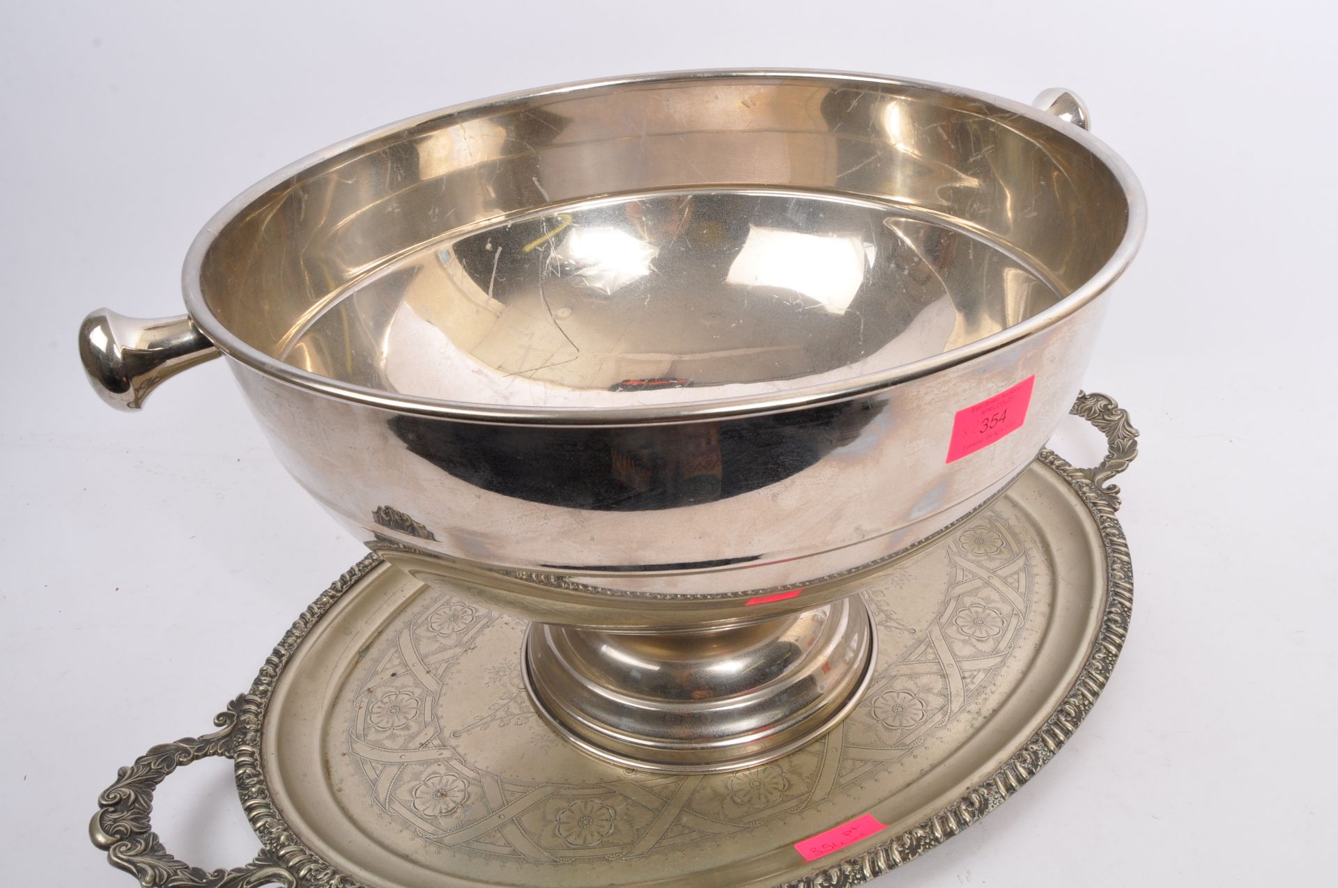 TWO LARGE VINTAGE SILVER PLATED SERVING ITEMS - Image 3 of 6