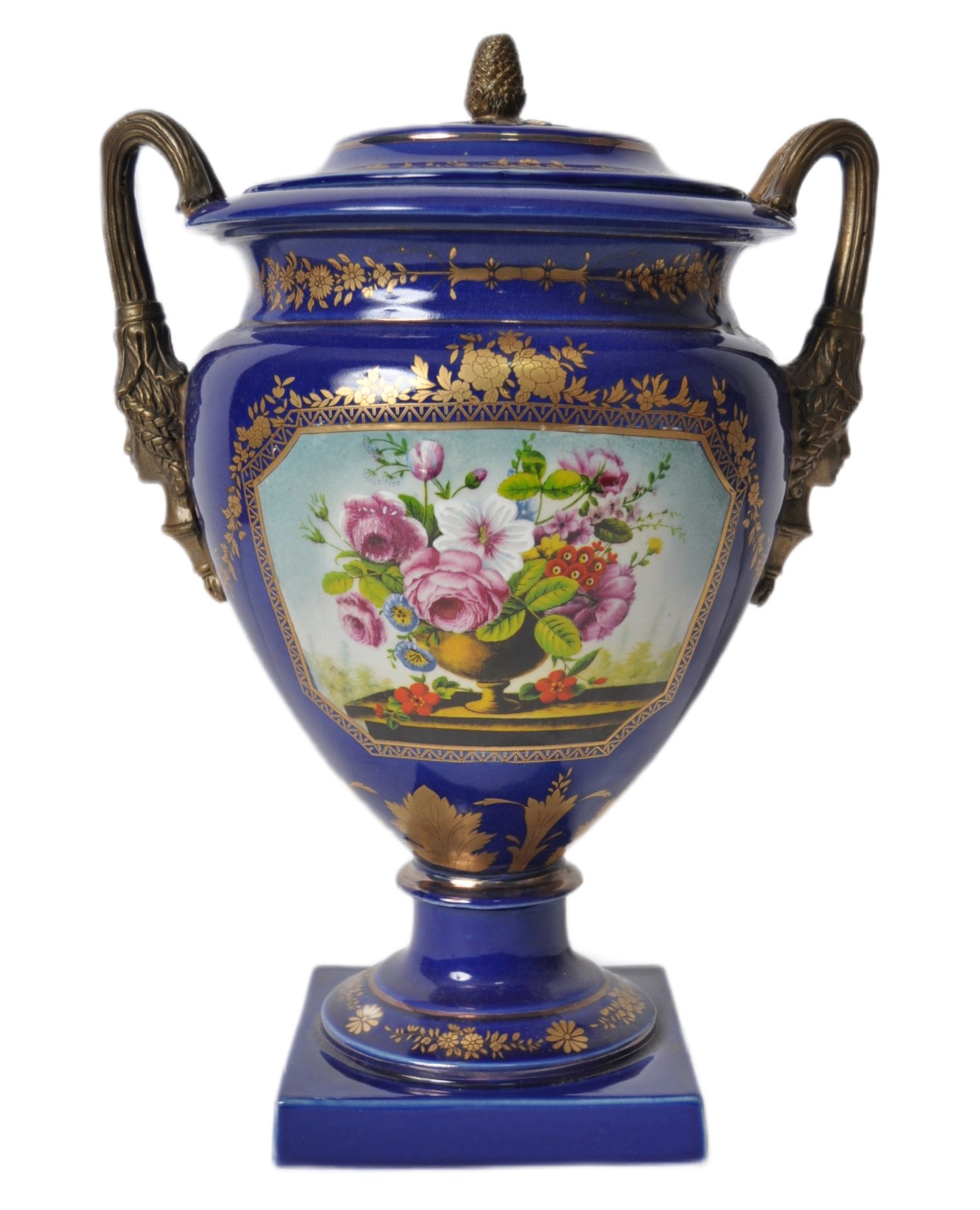 EARLY 20TH CENTURY PORCELAIN LIDDED URN