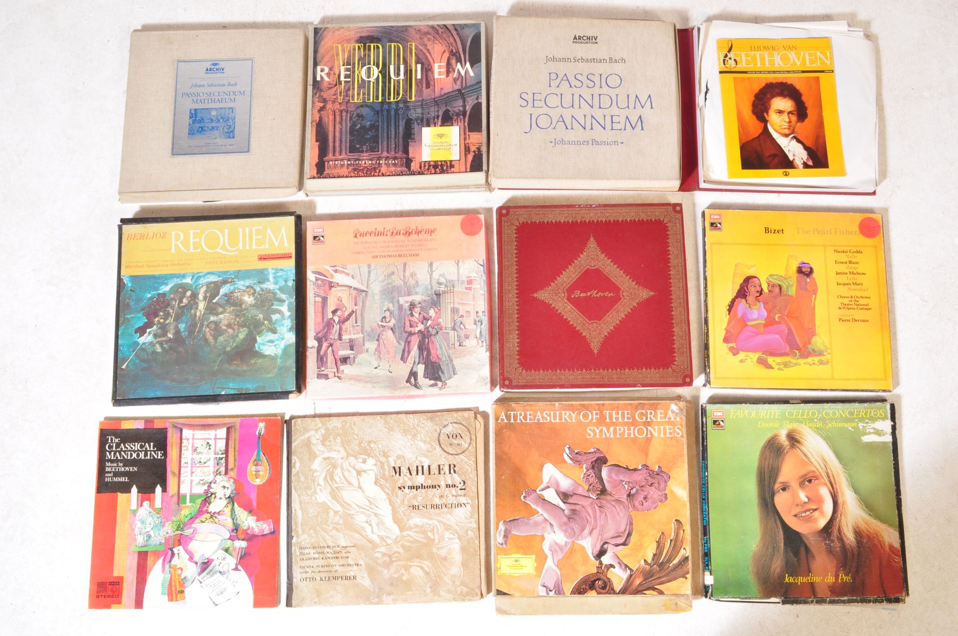 LARGE COLLECTION OF VINTAGE LONG PLAY VINYL RECORDS