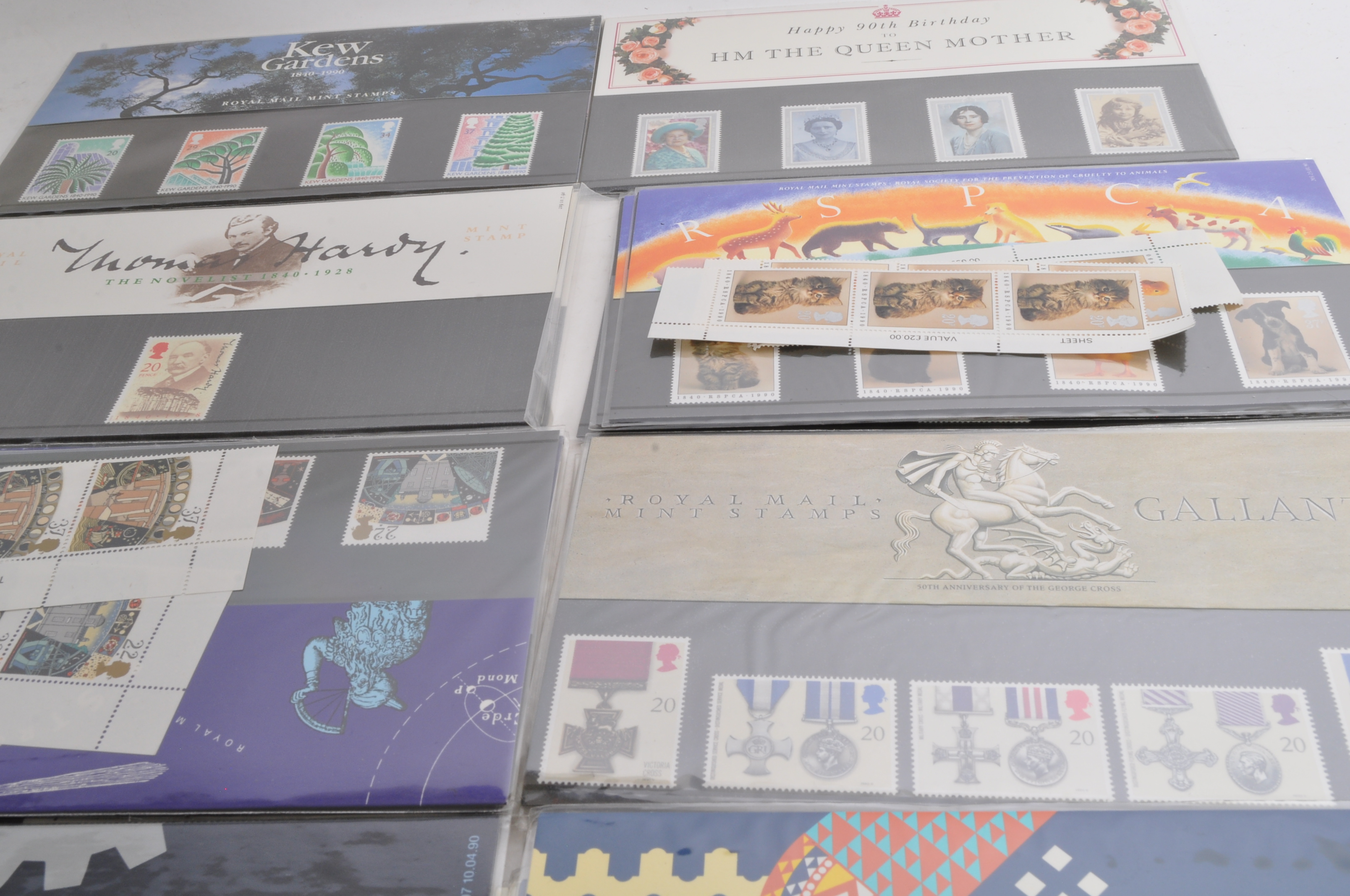LARGE COLLECTION OF UK COMMEMORATIVE PRESENTATION PACKS - Image 5 of 12
