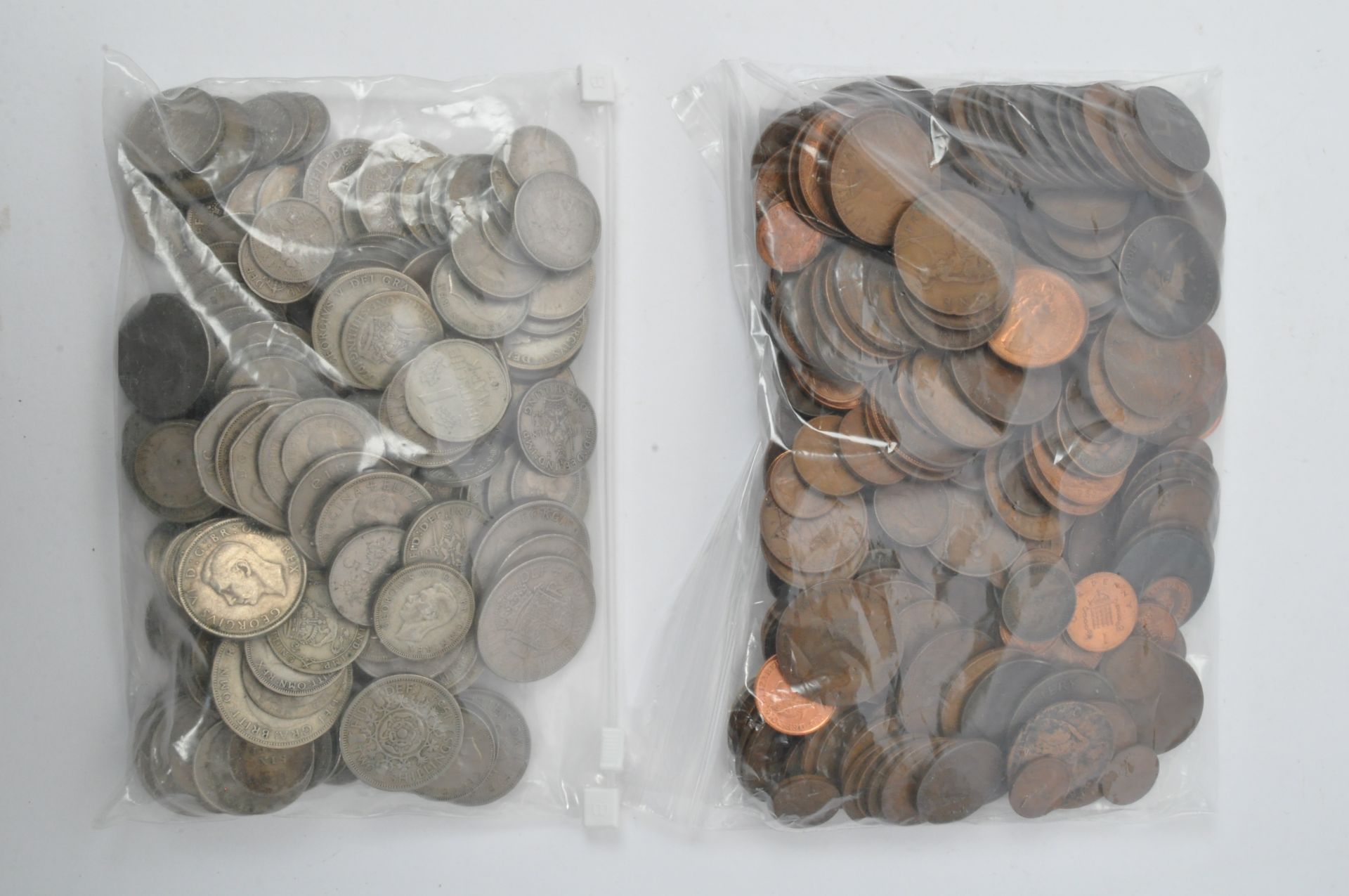 COLLECTION OF BRITISH COINS - CROWN COINS - ELIZABETH II - Image 4 of 5