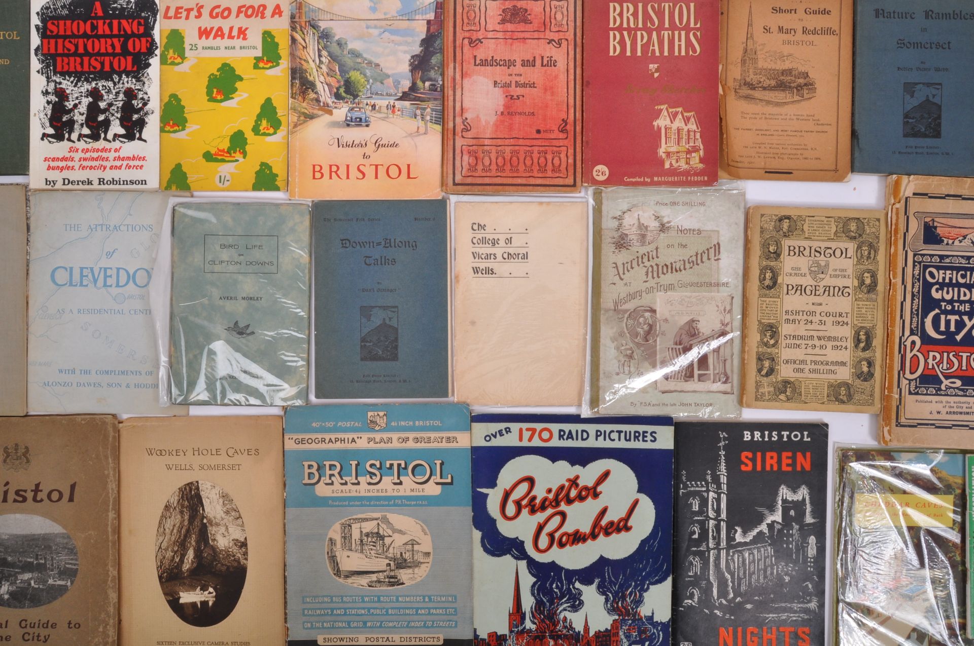 LARGE COLLECTION OF MID 20TH CENTURY BRISTOL BOOKS - Image 5 of 7