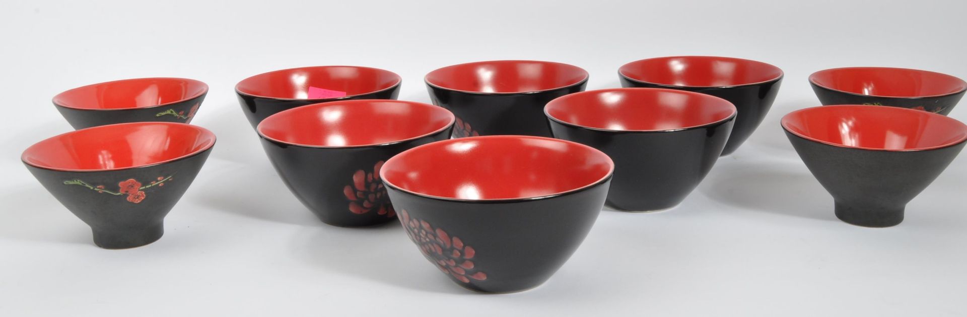 CONTEMPORARY TWO TONE CERAMIC BLACK & RED BOWLS