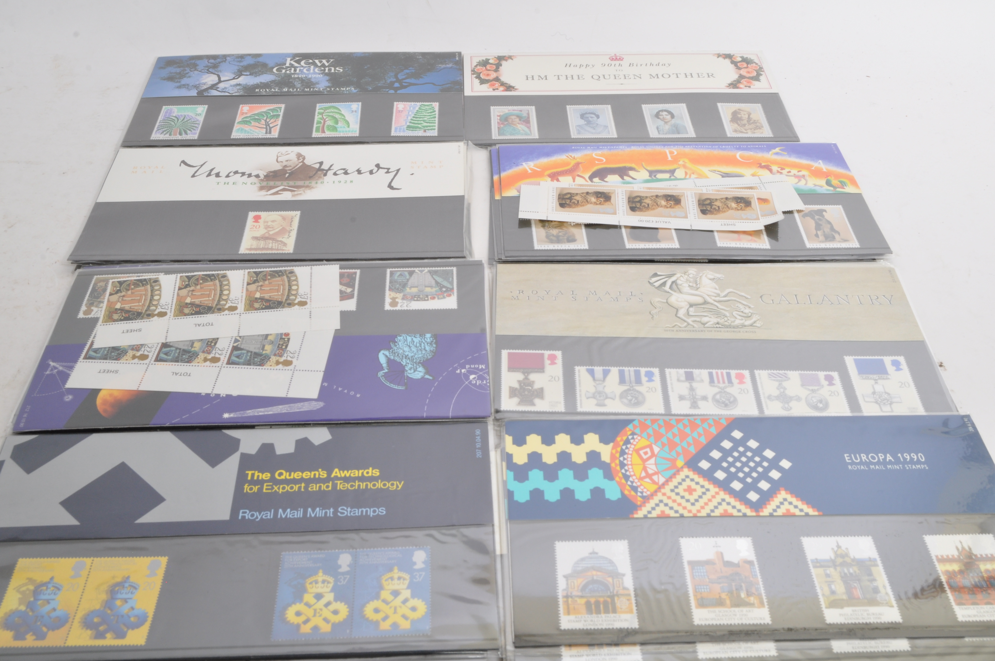 LARGE COLLECTION OF UK COMMEMORATIVE PRESENTATION PACKS - Image 4 of 12