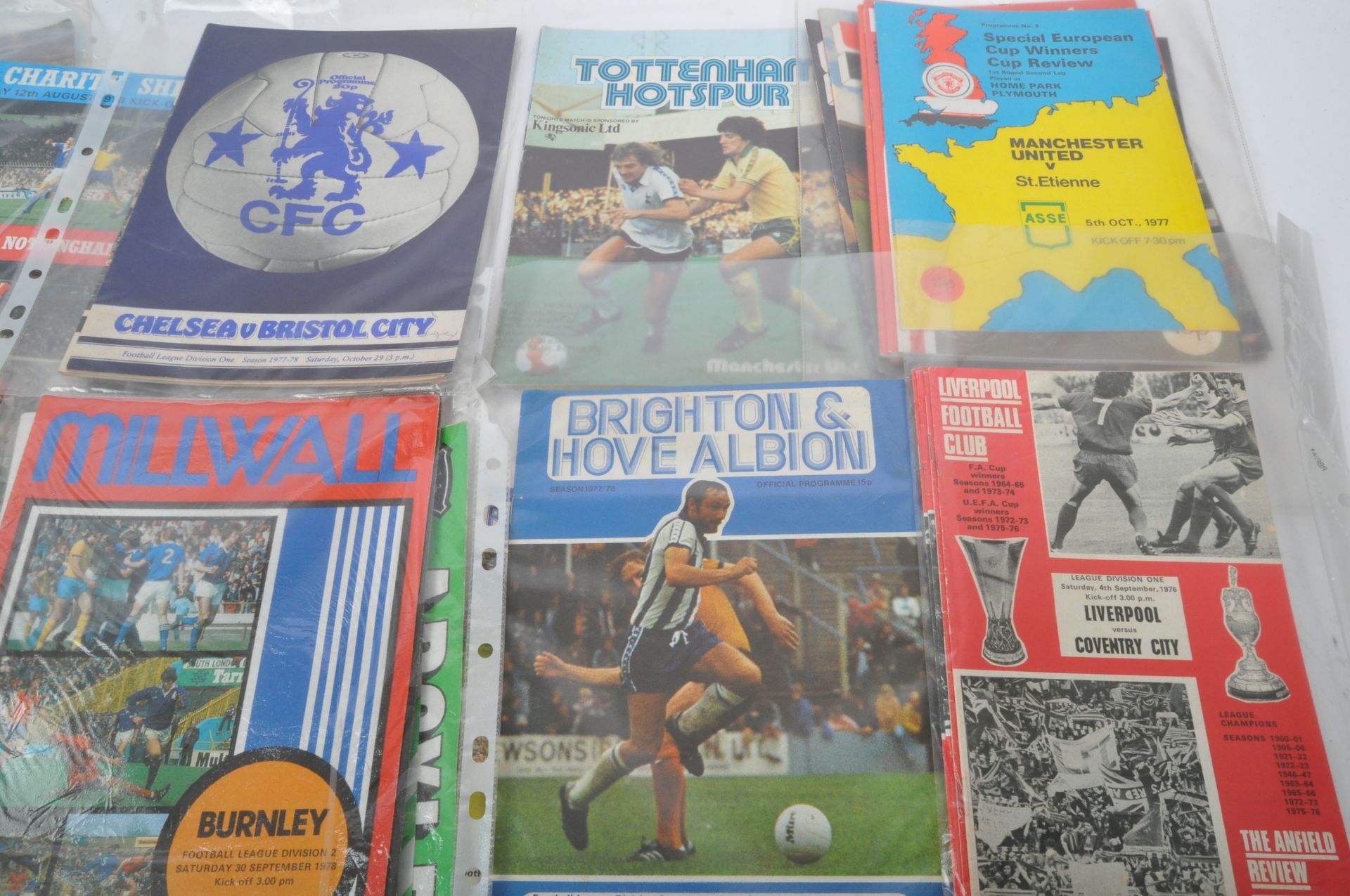 COLLECTION OF VINTAGE CIRCA 1970S FOOTBALL PROGRAMMES - Image 4 of 6