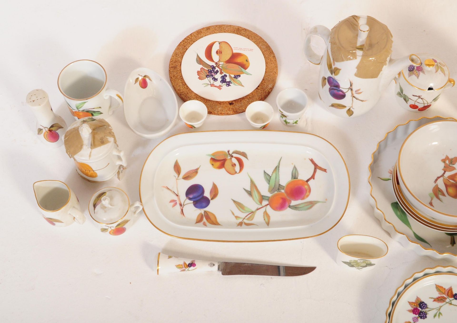 EXTENSIVE ROYAL WORCESTER EVESHAM GOLD DINNER SERVICE - Bild 8 aus 13