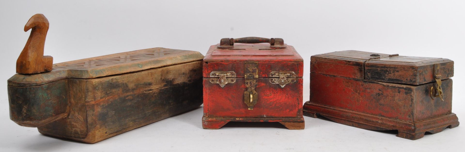 THREE 19TH CENTURY CHINESE LACQUERED JEWELLERY BOXES