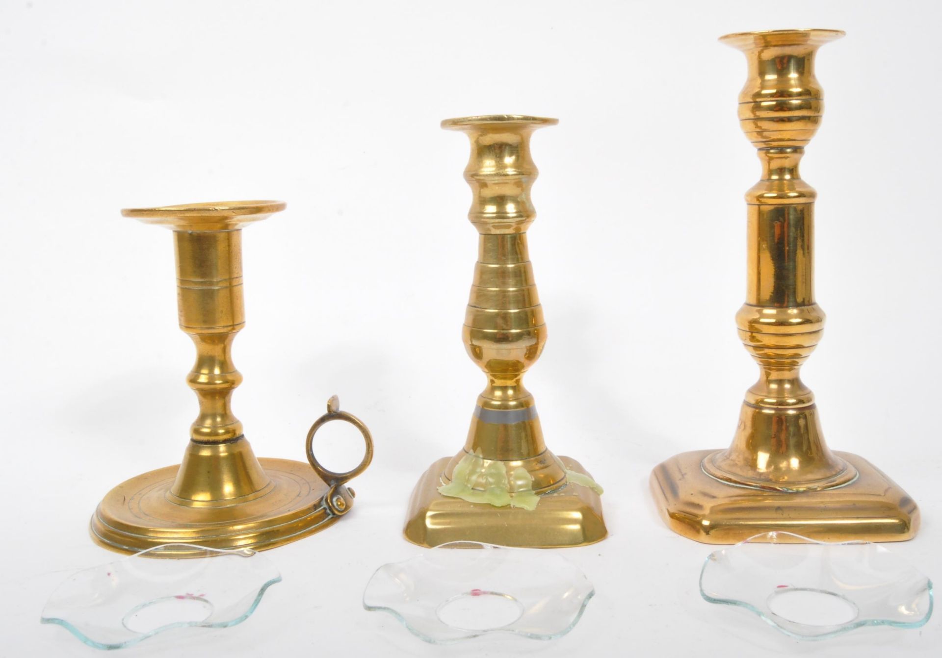 COLLECTION OF VICTORIAN & LATER BRASS CANDLESTICKS - Bild 5 aus 5