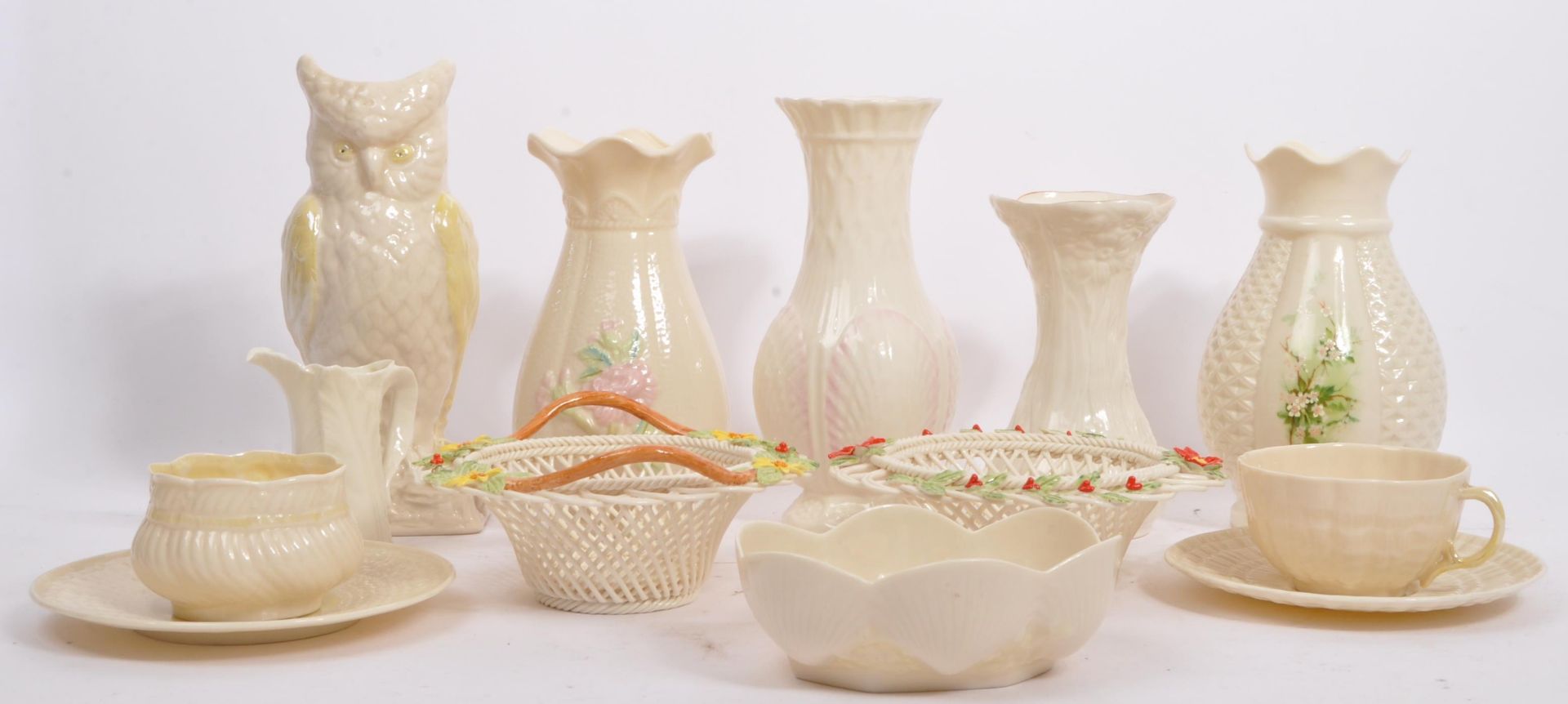 ASSORTMENT OF IRISH BELLEEK POTTERY PORCELAIN ITEMS