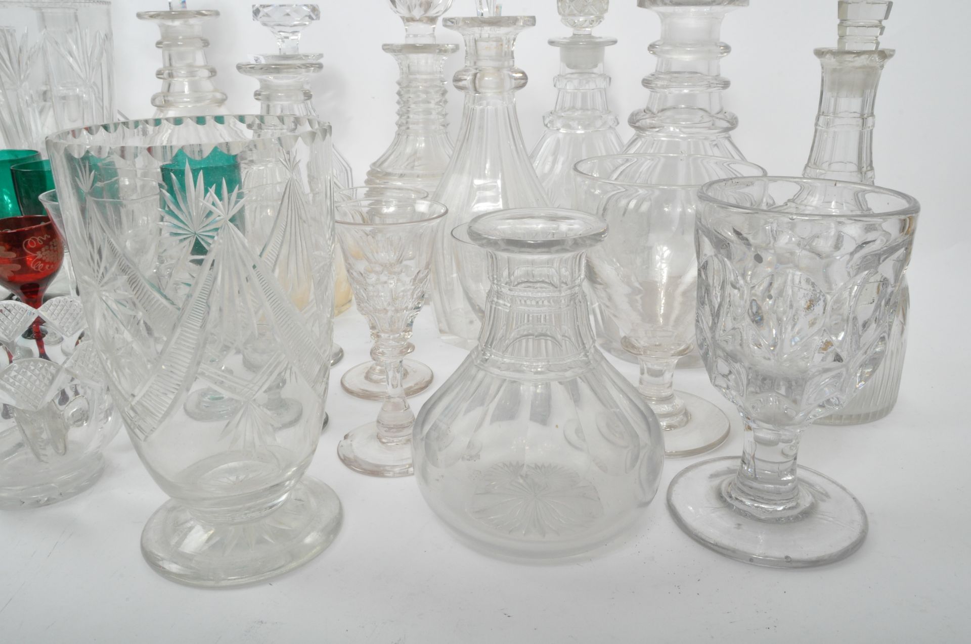 LARGE COLLECTION OF 18TH & 19TH CENTURY CUT GLASS DECANTERS - Bild 4 aus 7