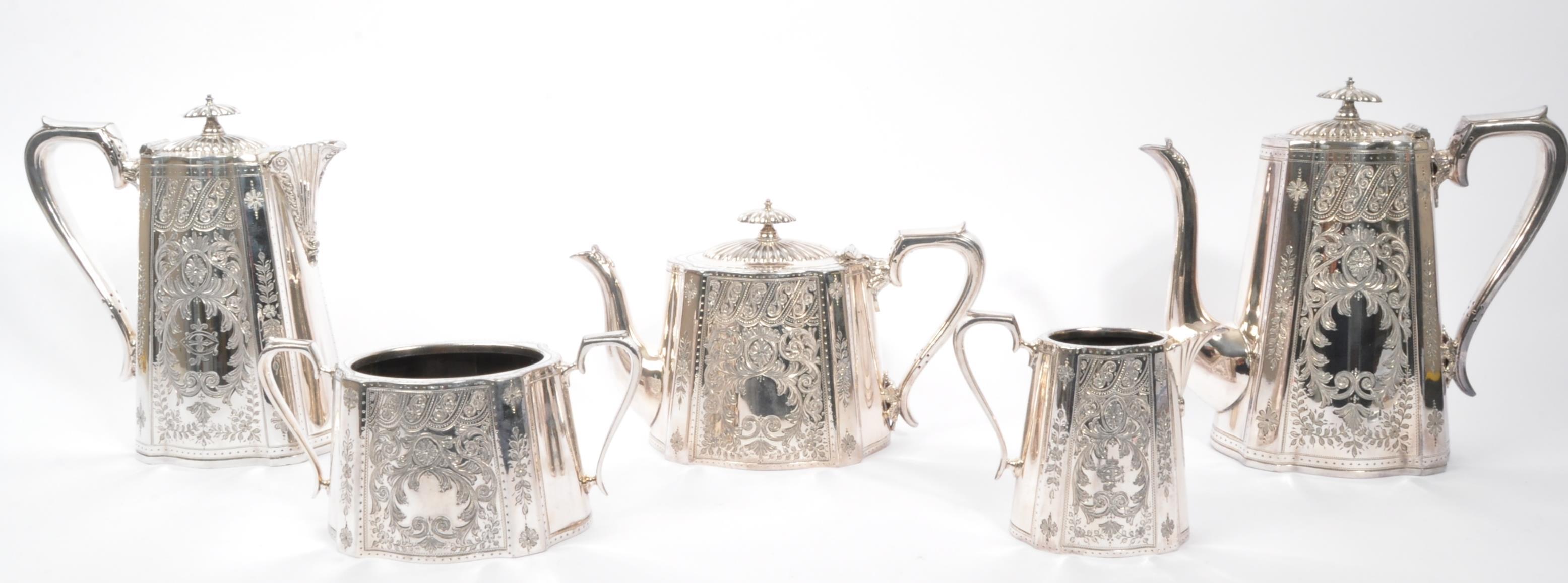 EARLY 20TH CENTURY WALKER & HALL, SHEFFIELD SILVER PLATED ITEMS