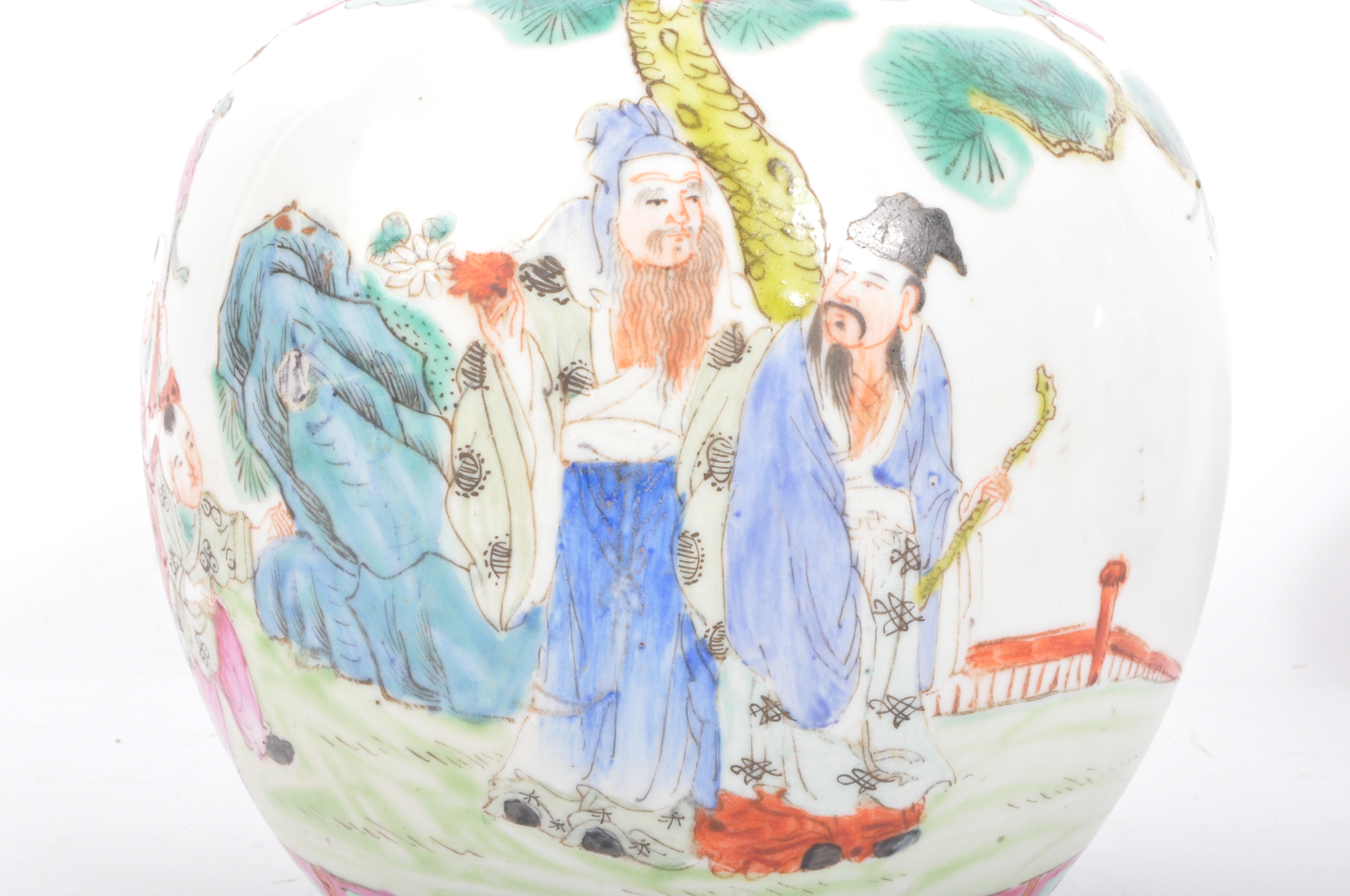 PAIR OF 19TH CENTURY CHINESE FAMILLE ROSE PORCELAIN GINGER JARS - Image 2 of 5