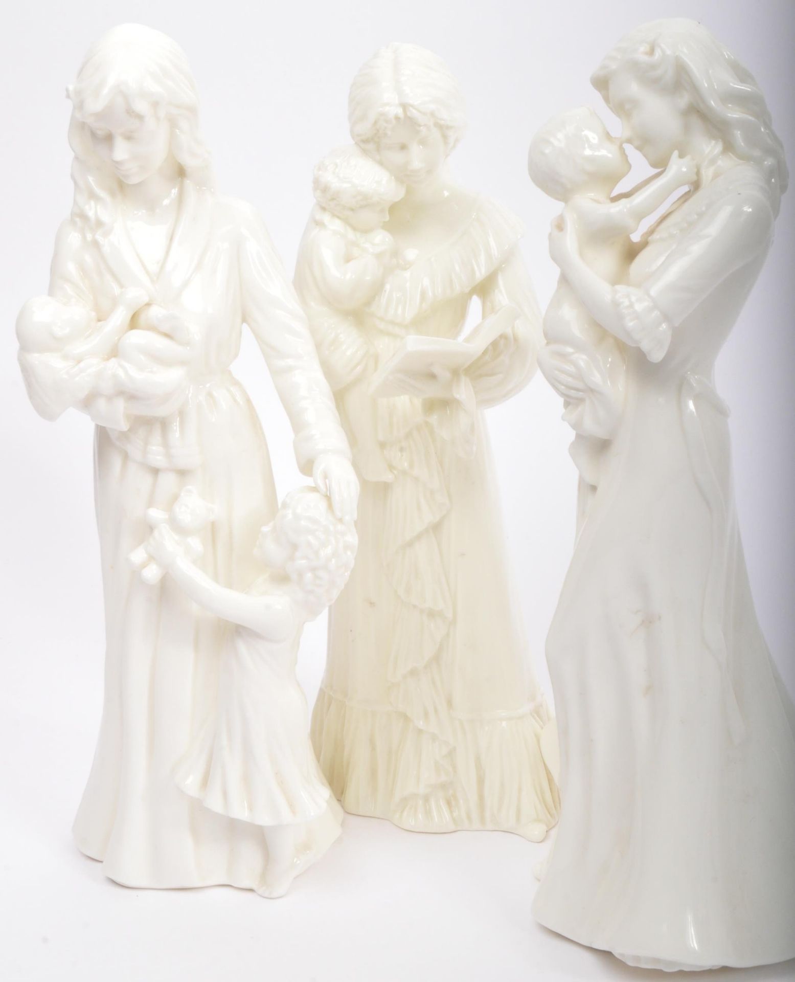 COLLECTION OF ROYAL WORCESTER - CHERISHED MOMENTS - FIGURES - Bild 3 aus 8