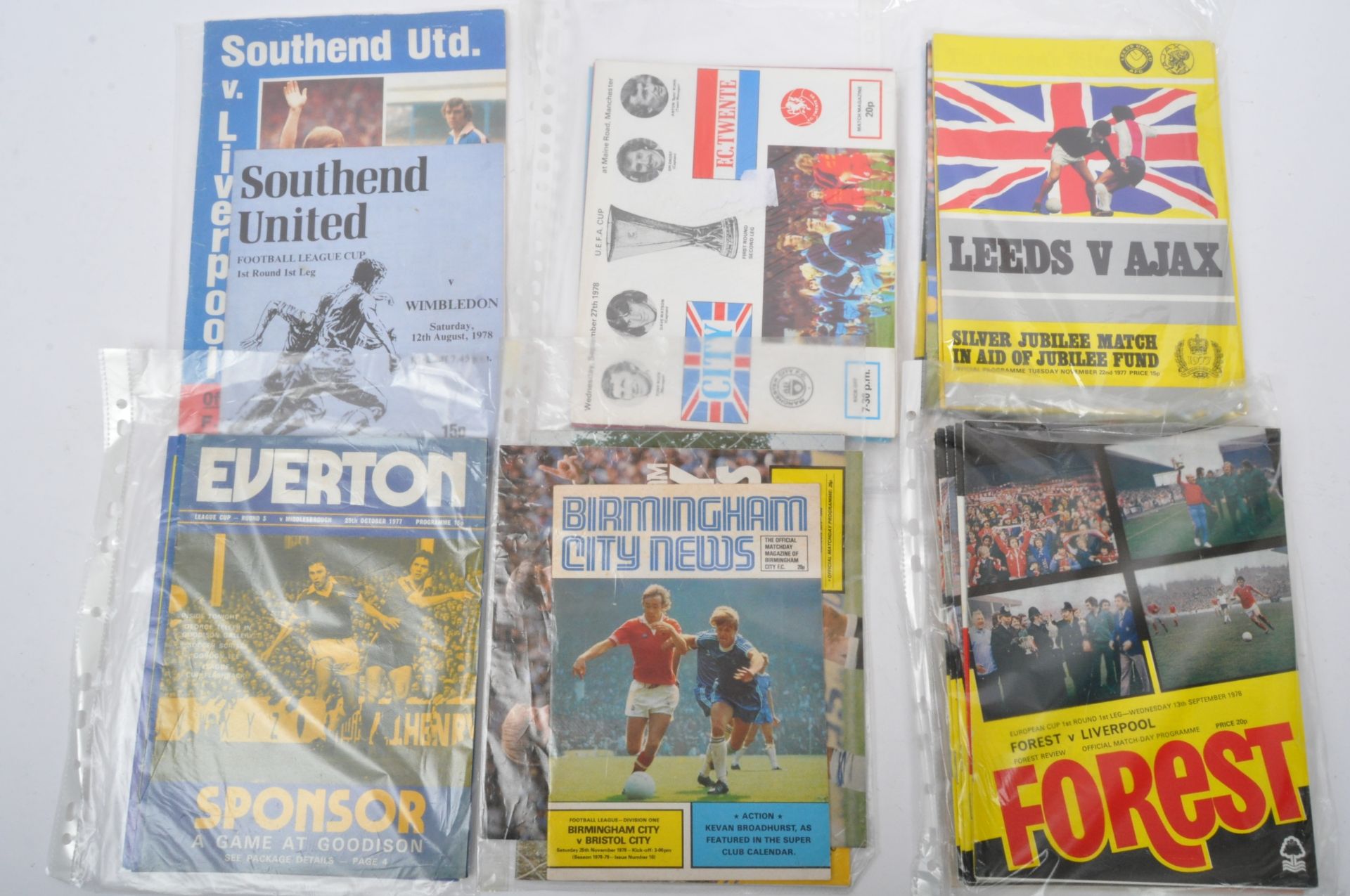 COLLECTION OF VINTAGE CIRCA 1970S FOOTBALL PROGRAMMES - Image 6 of 6