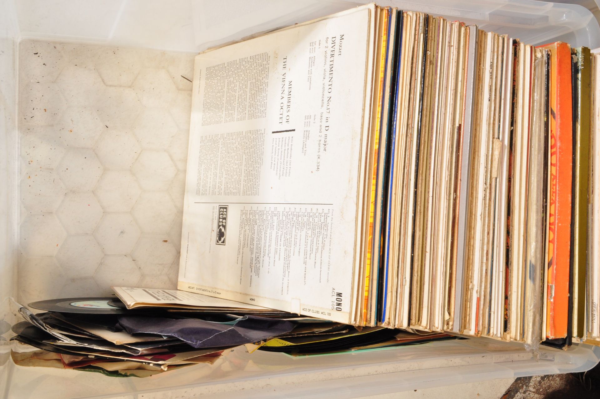 LARGE COLLECTION OF VINTAGE LONG PLAY VINYL RECORDS - Image 4 of 6