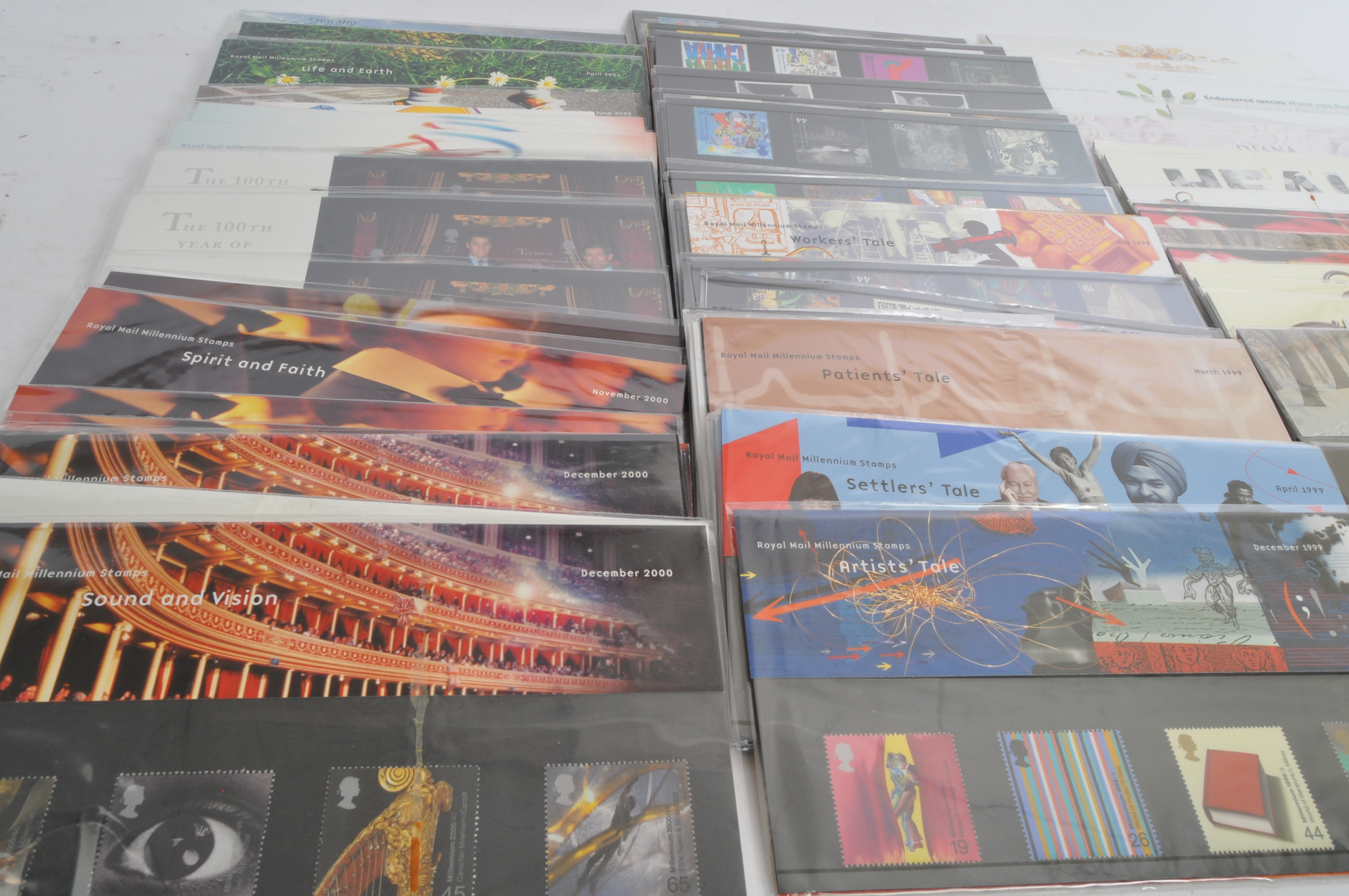 LARGE COLLECTION OF CONTEMPORARY UK MINT PRESENTATION PACKS - Image 3 of 11