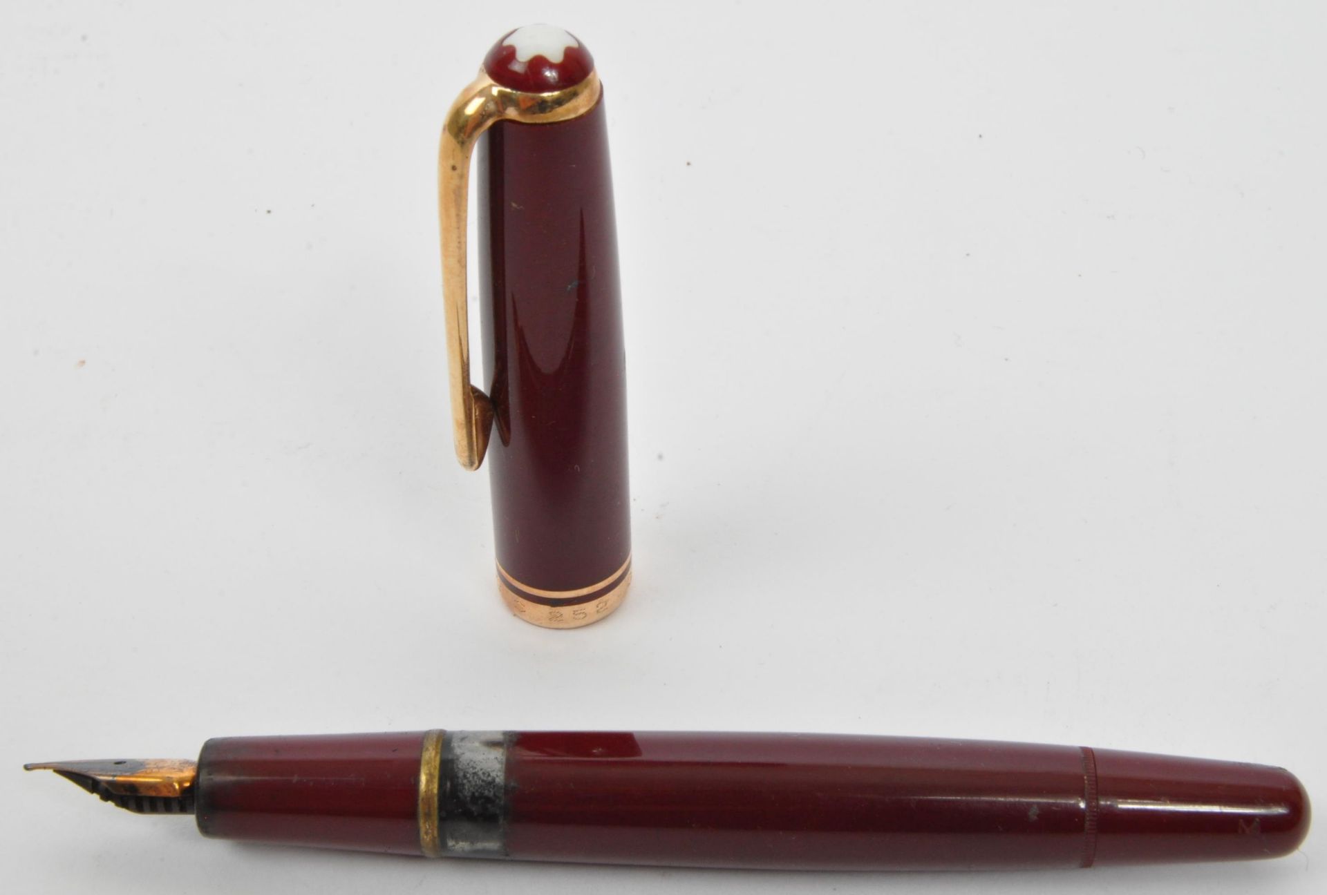 MONT BLANC - OXBLOOD RED FOUNTAIN PEN - 14CT GOLD NIB - Bild 3 aus 5