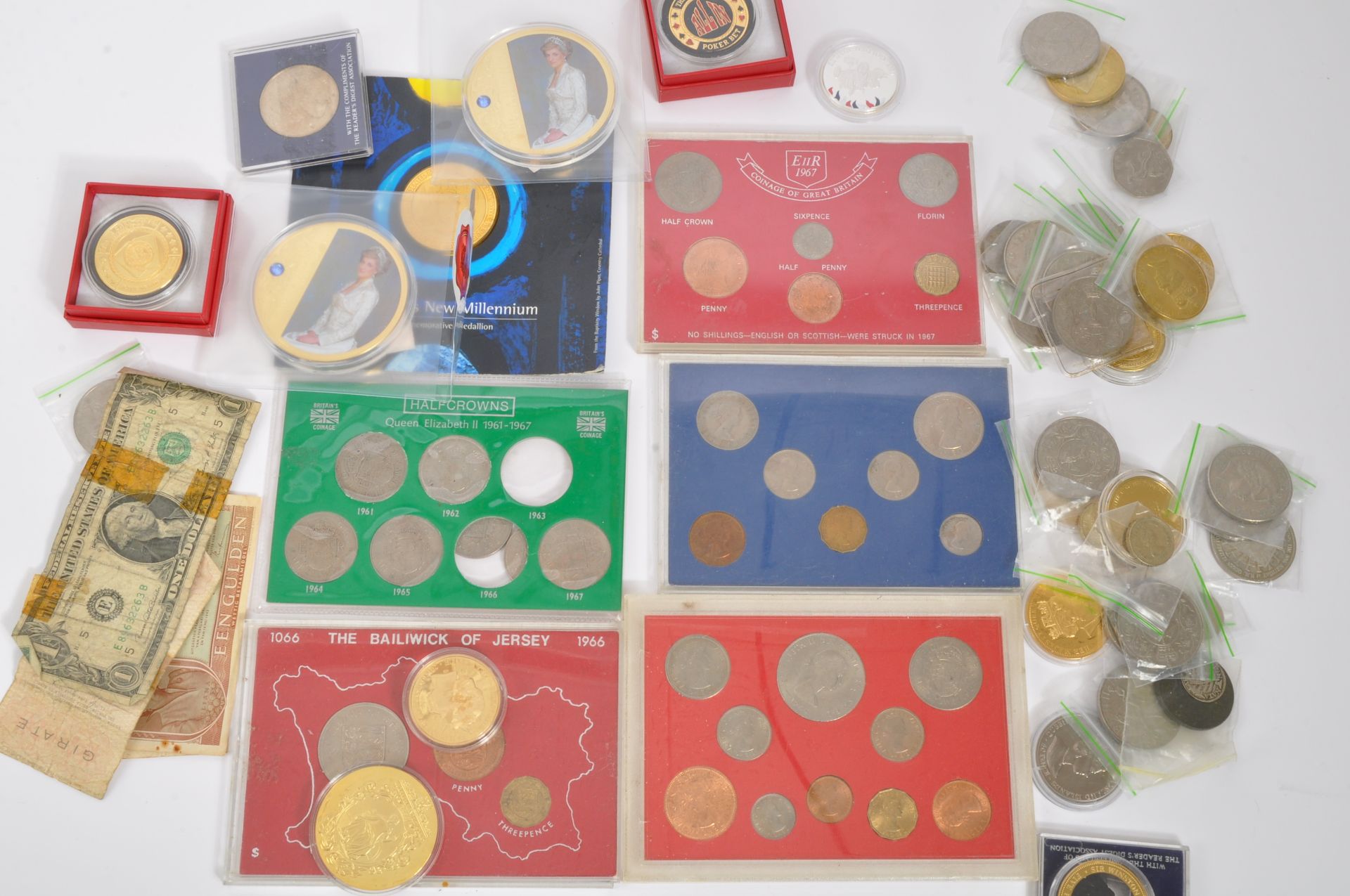 LARGE COLLECTION OF VINTAGE COMMEMORATIVE COINS & STAMPS - Image 5 of 6