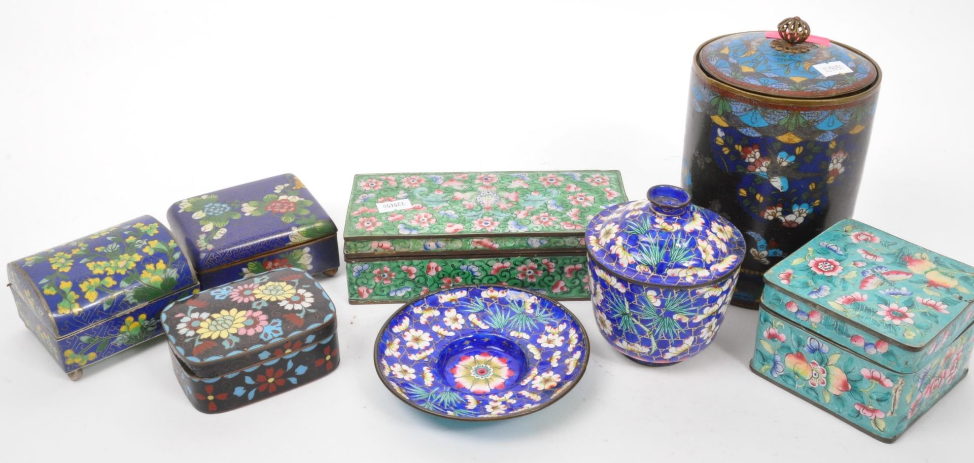 EARLY 20TH CENTURY CHINESE CLOISONNE WARES