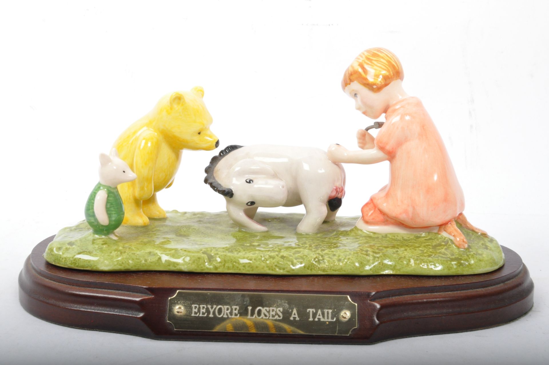 ROYAL DOULTON - WINNIE THE POOH - LIMITED EDITION FIGURE - Bild 2 aus 5