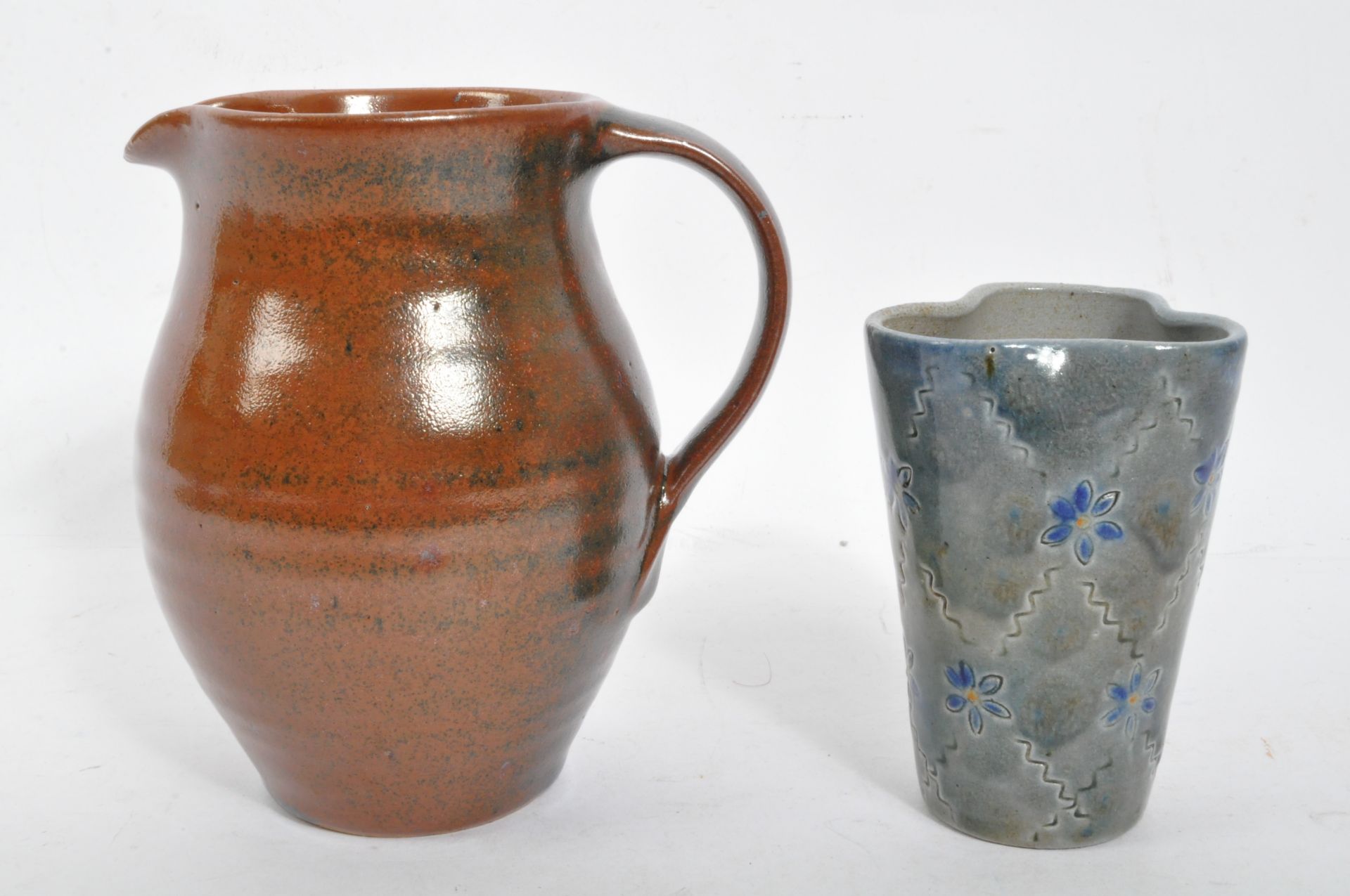 LARGE COLLECTION OF VINTAGE STUDIO ART POTTERY ITEMS - Image 3 of 5