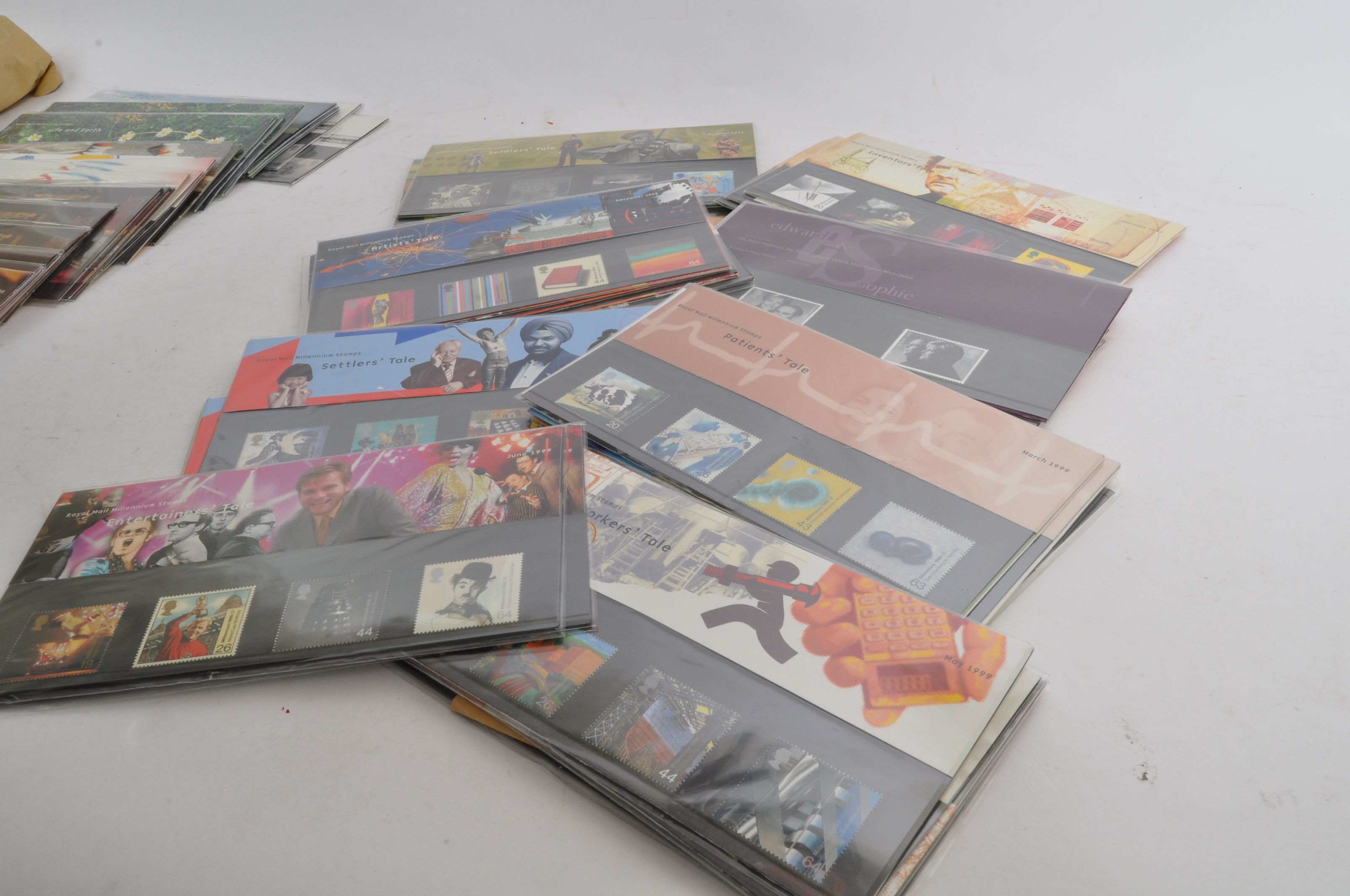 LARGE COLLECTION OF CONTEMPORARY UK MINT PRESENTATION PACKS - Image 6 of 11