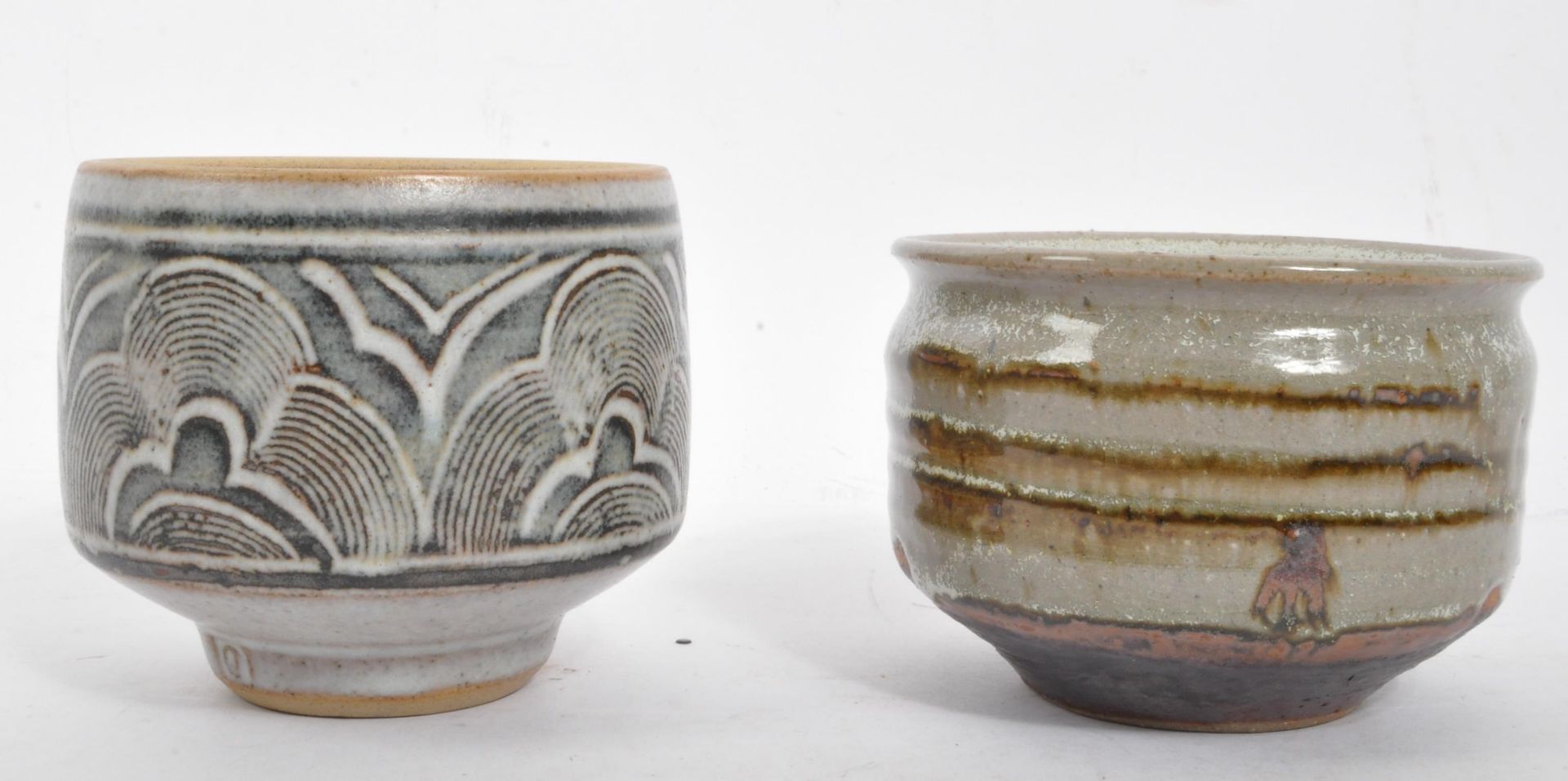 LARGE COLLECTION OF VINTAGE STUDIO ART POTTERY ITEMS - Image 5 of 5