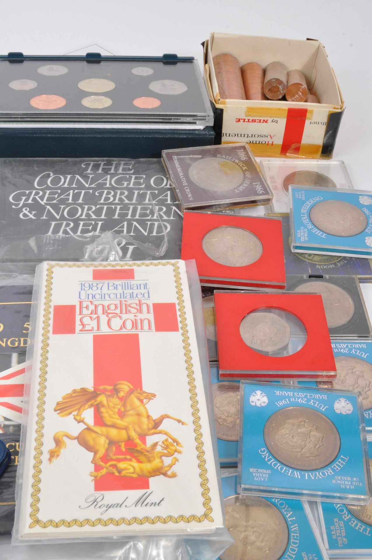 LARGE COLLECTION OF VINTAGE & LATER COMMEMORATIVE COINS - Image 2 of 6