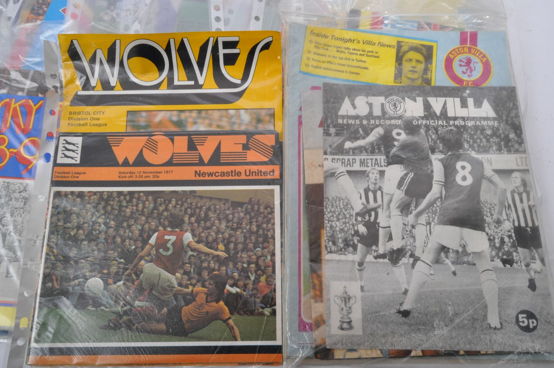 COLLECTION OF VINTAGE CIRCA 1970S FOOTBALL PROGRAMMES - Image 2 of 6