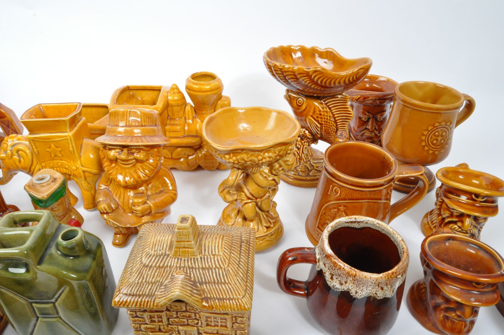 COLLECTION OF EARLY 20TH CENTURY & LATER TREACLE GLAZE POTTERY - Image 4 of 6