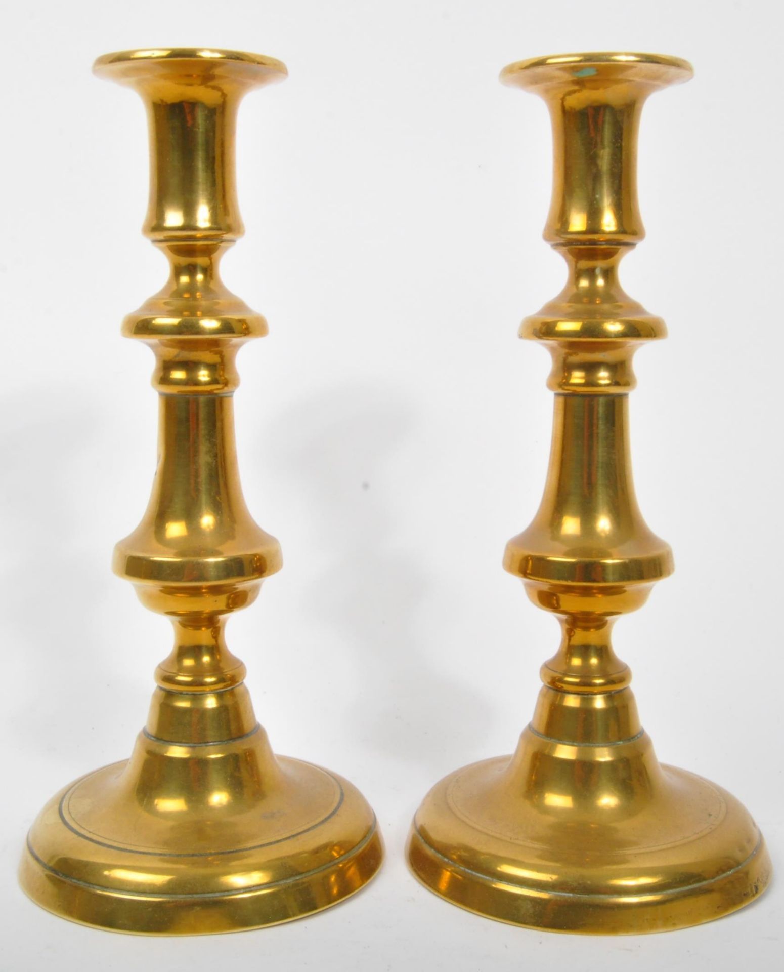 COLLECTION OF VICTORIAN & LATER BRASS CANDLESTICKS - Bild 4 aus 5