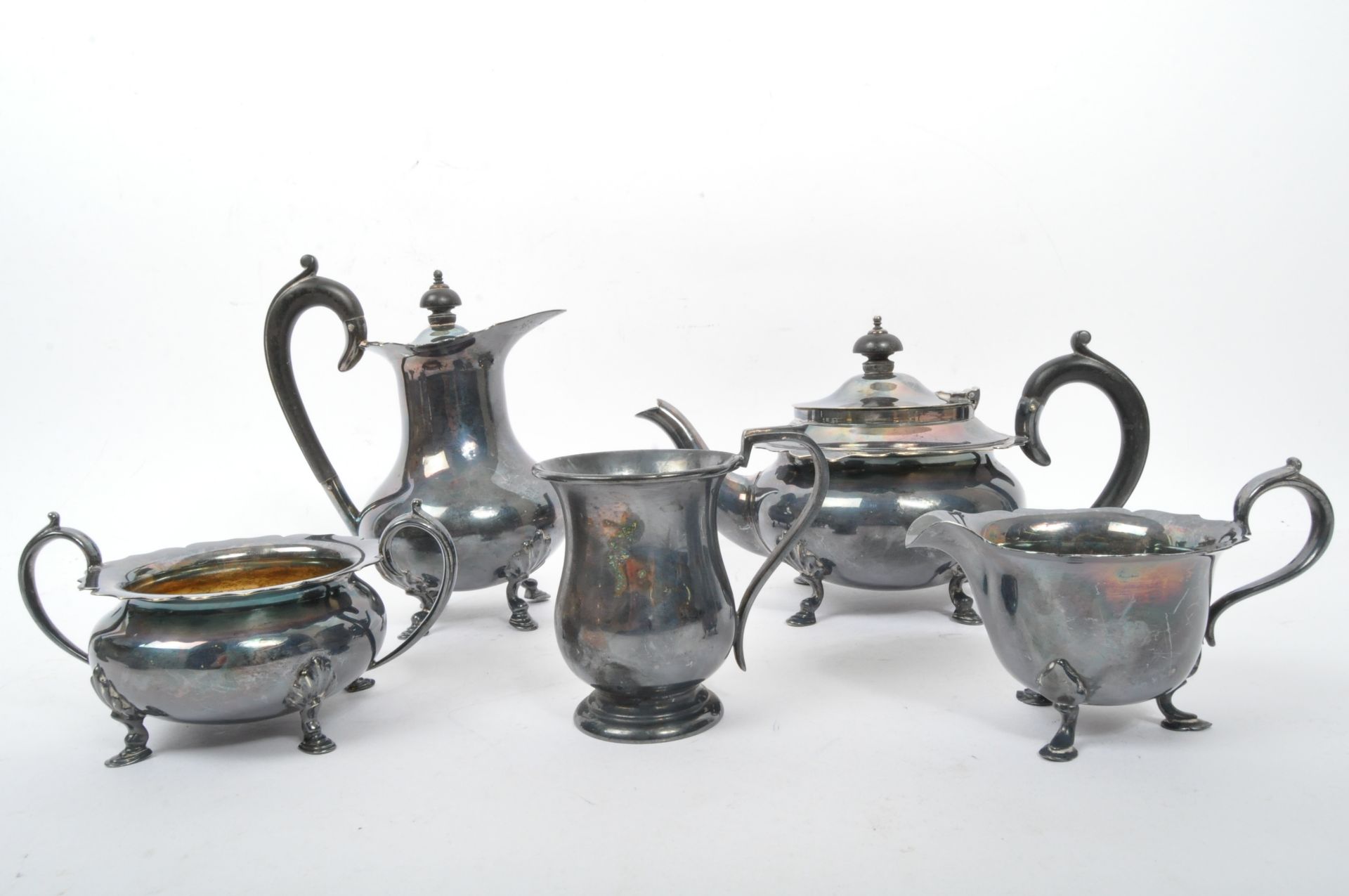 AN ASSORTMENT OF 19TH CENTURY & LATER SILVER PLATE ITEMS - Image 4 of 6