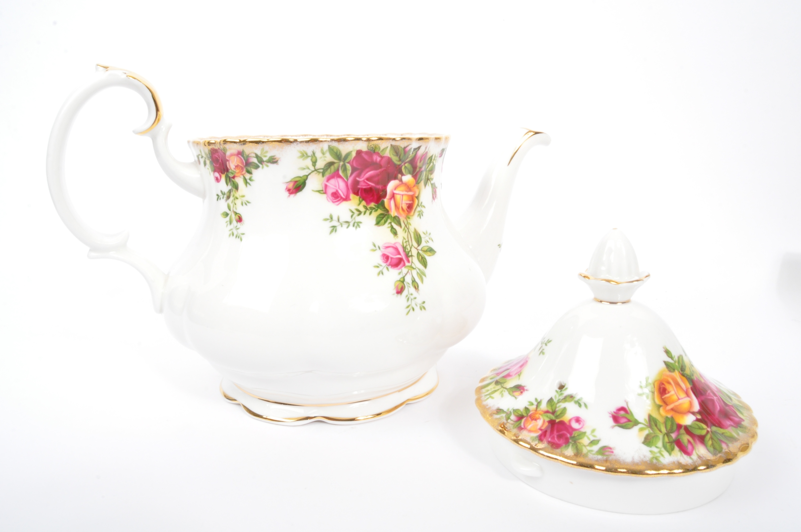 ROYAL WORCESTER - CHINA CUPS & SAUCERS ARDEN PATTERN - Image 3 of 8