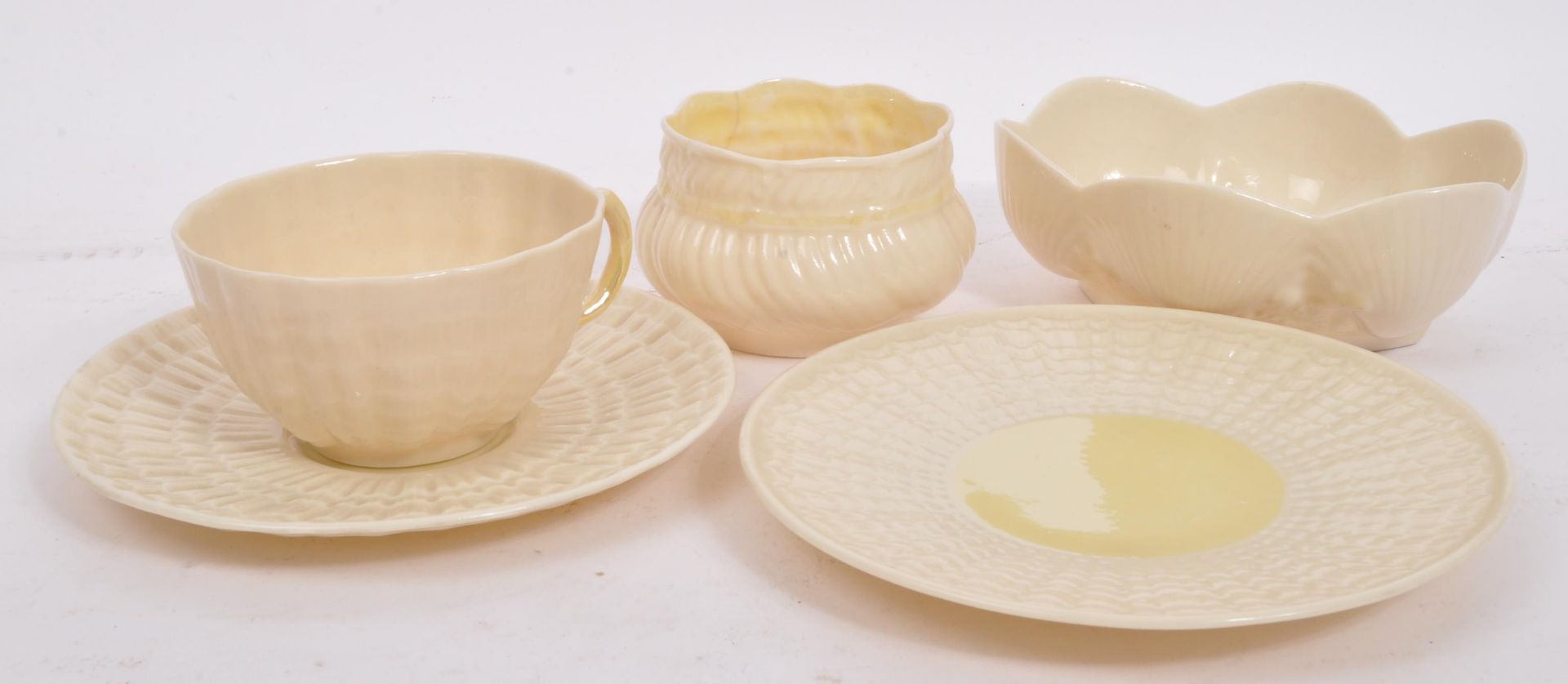 ASSORTMENT OF IRISH BELLEEK POTTERY PORCELAIN ITEMS - Image 5 of 6