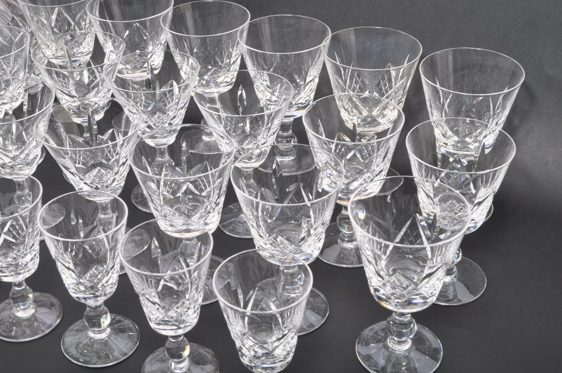 VINTAGE STUART CRYSTAL GLASS DRINKING SUITE WITH DECANTER - Bild 2 aus 5