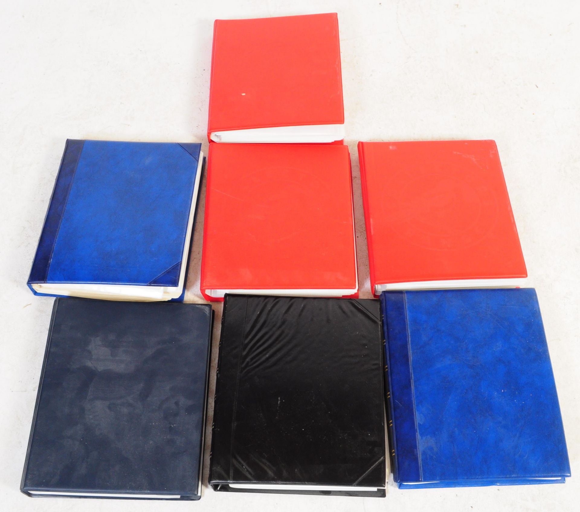 COLLECTION OF SEVEN STAMP ALBUMS - PRESENTATION PACKS - Bild 6 aus 6