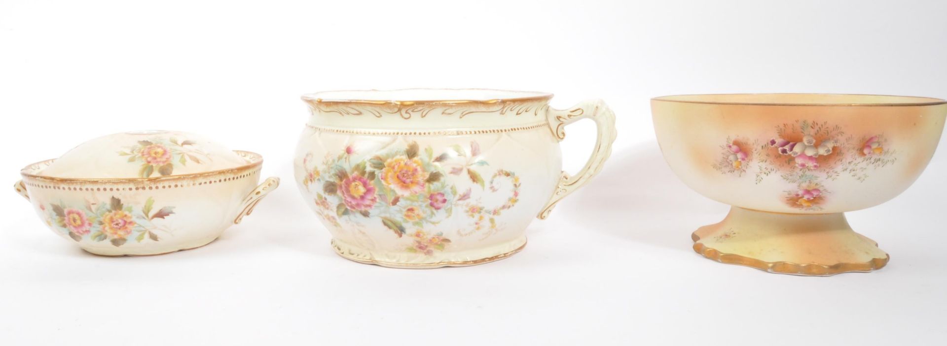 COLLECTION OF EARLY 20TH CENTURY IVORY BLUSH BONE CHINA - Bild 3 aus 5