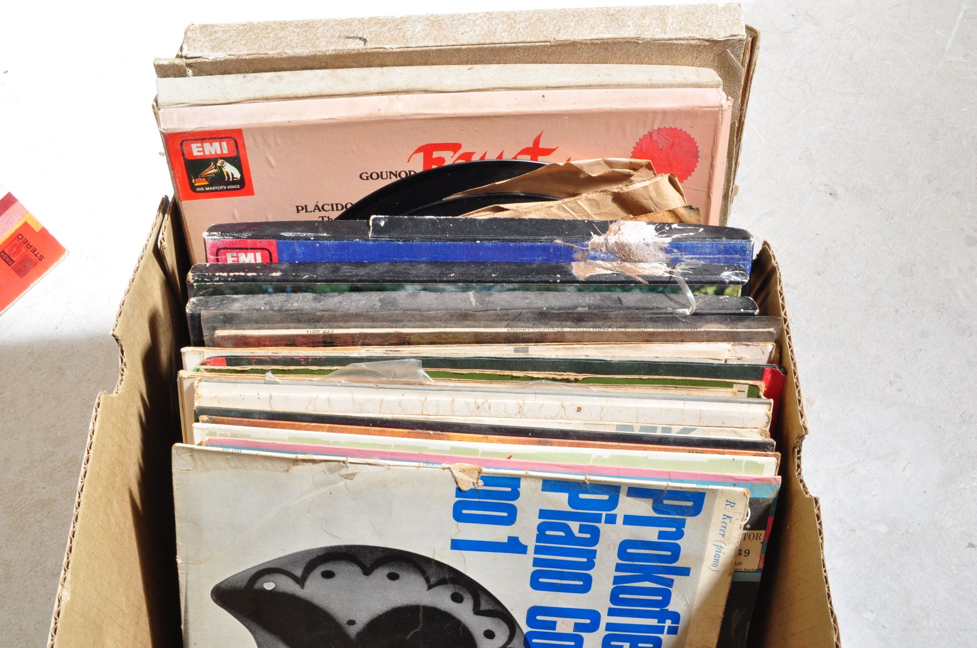 LARGE COLLECTION OF VINTAGE LONG PLAY VINYL RECORDS - Image 5 of 5
