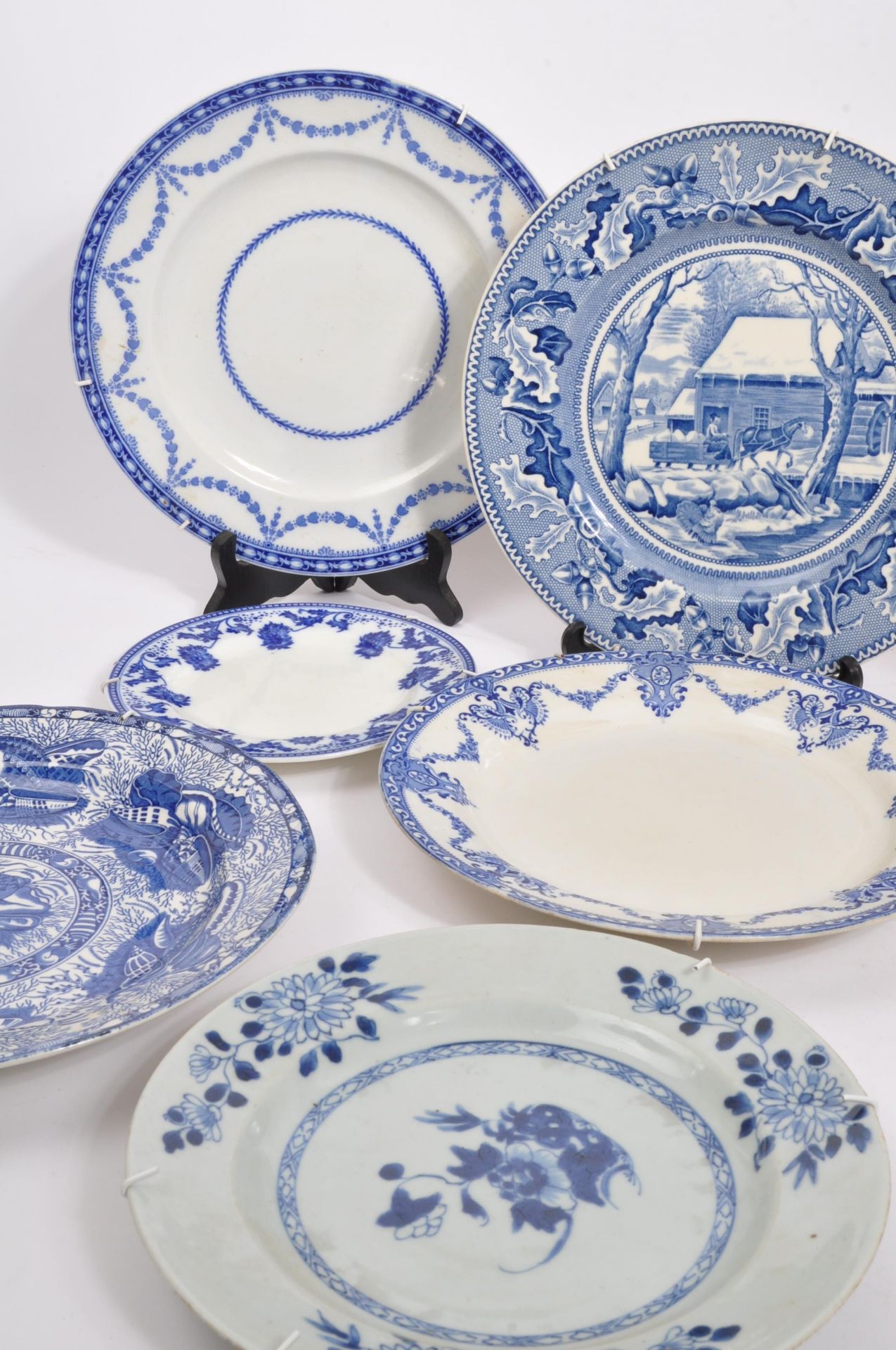 LARGE COLLECTION VICTORIAN & LATER BLUE & WHITE CABINET PLATES - Image 6 of 8