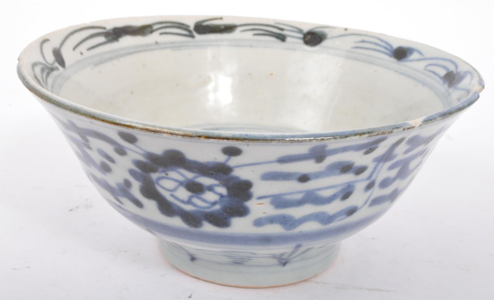 COLLECTION OF 19TH CENTURY & LATER CHINESE BOWLS - Image 2 of 5