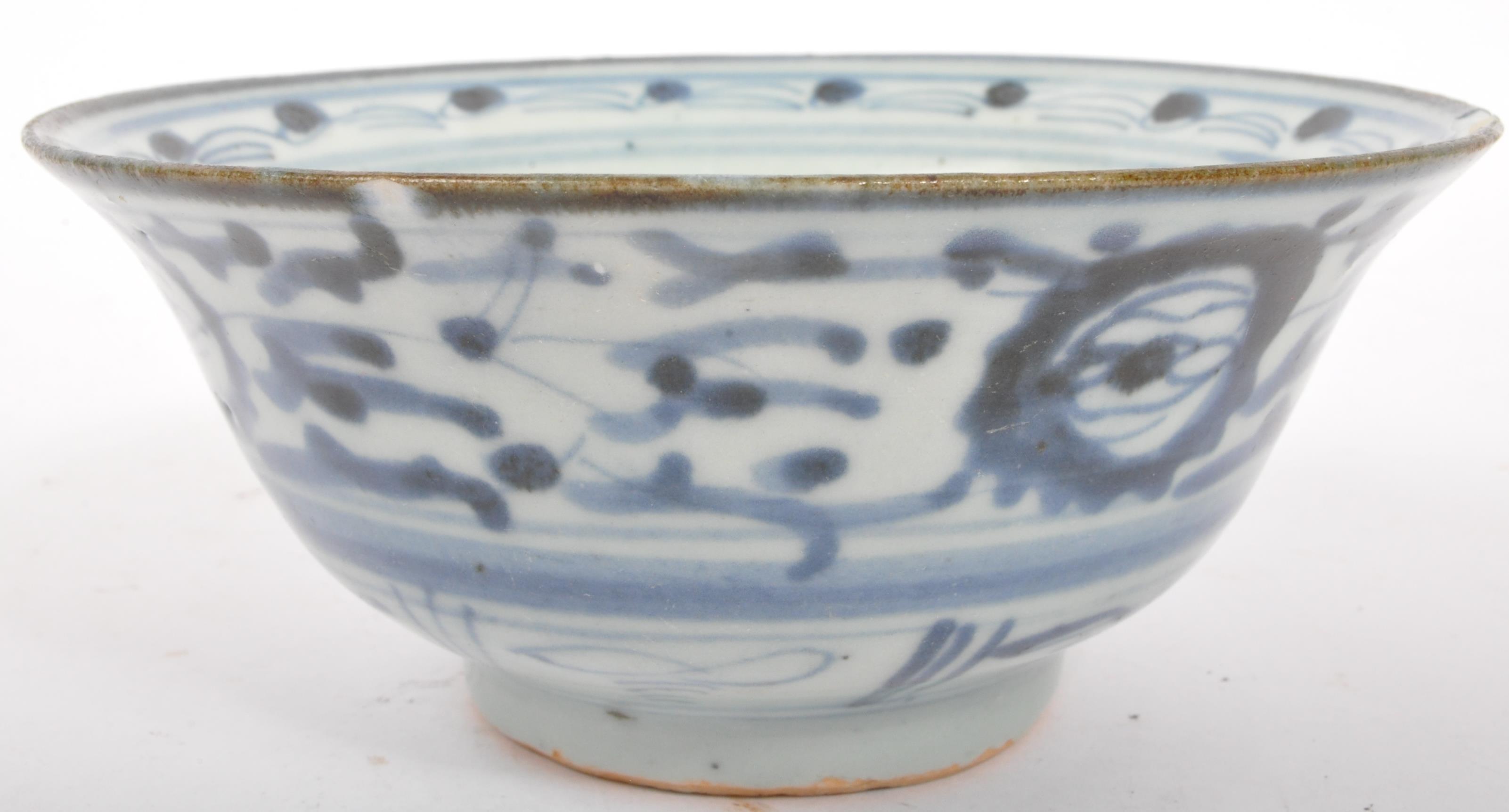 COLLECTION OF 19TH CENTURY & LATER CHINESE BOWLS - Image 4 of 5