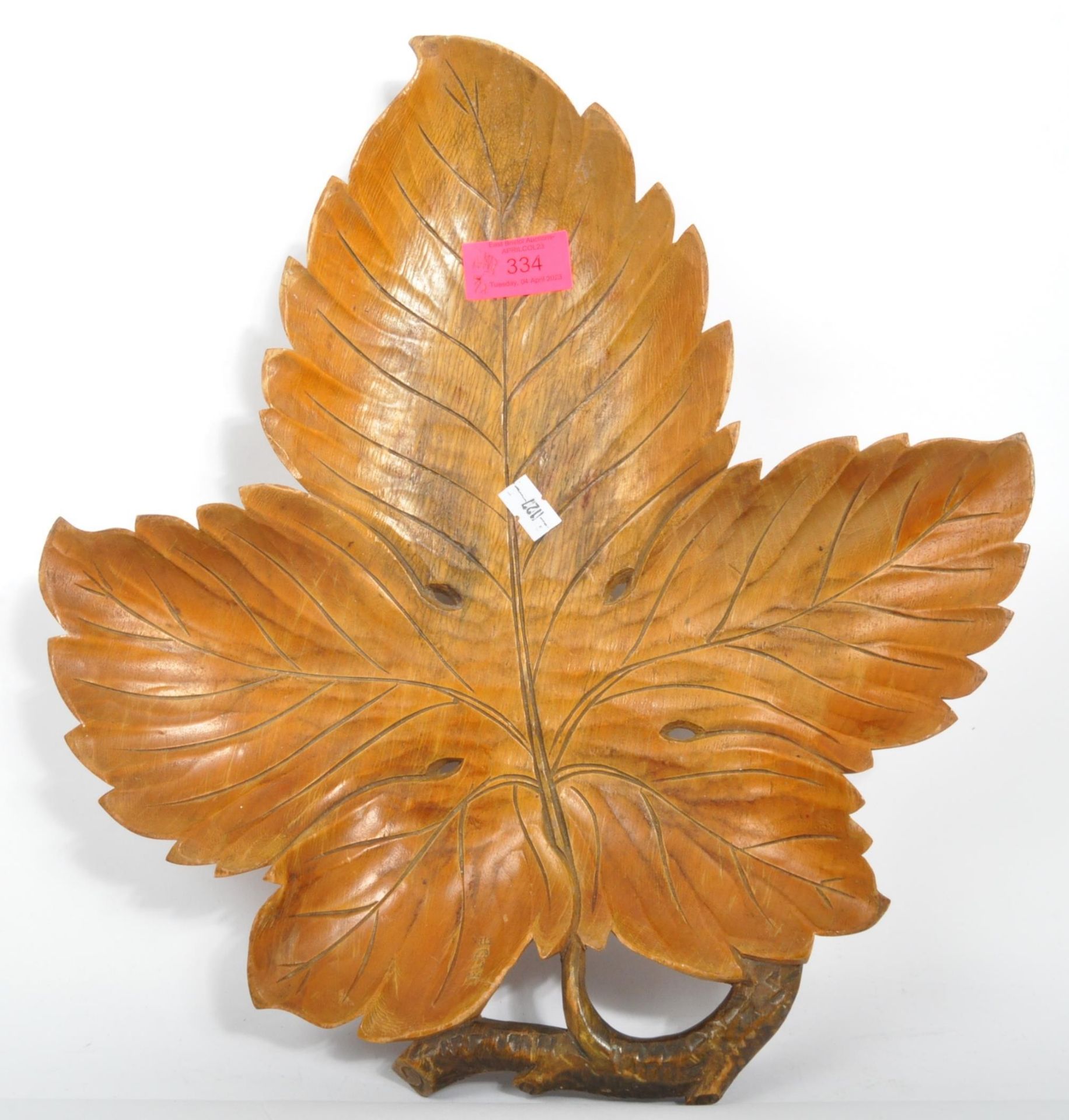 COLLECTION OF VINTAGE 20TH CENTURY CARVED LEAF BOWLS - Image 4 of 6