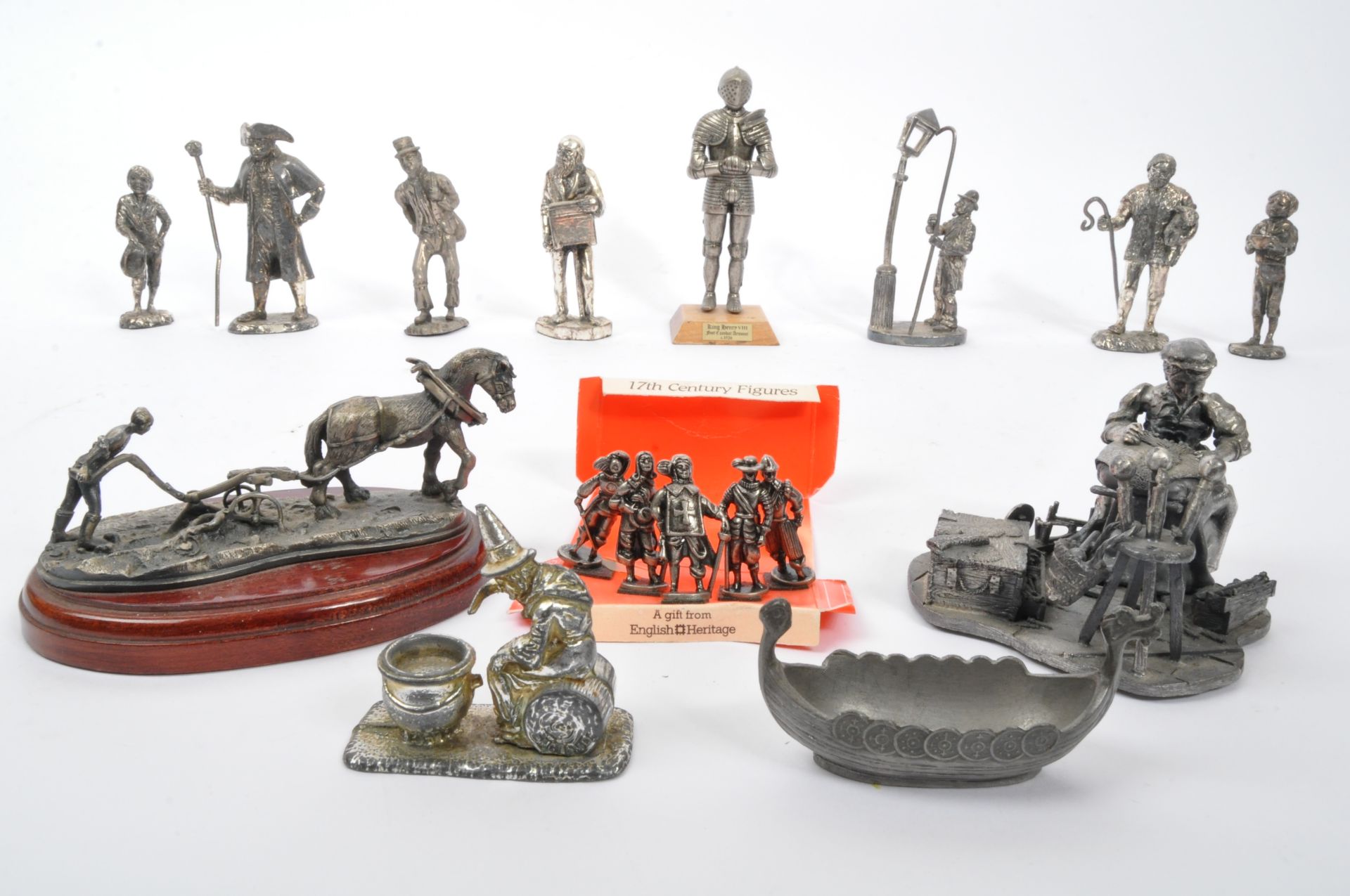 20TH CENTURY METAL / SILVER PLATED / PEWTER MINIATURE FIGURES - Bild 3 aus 5