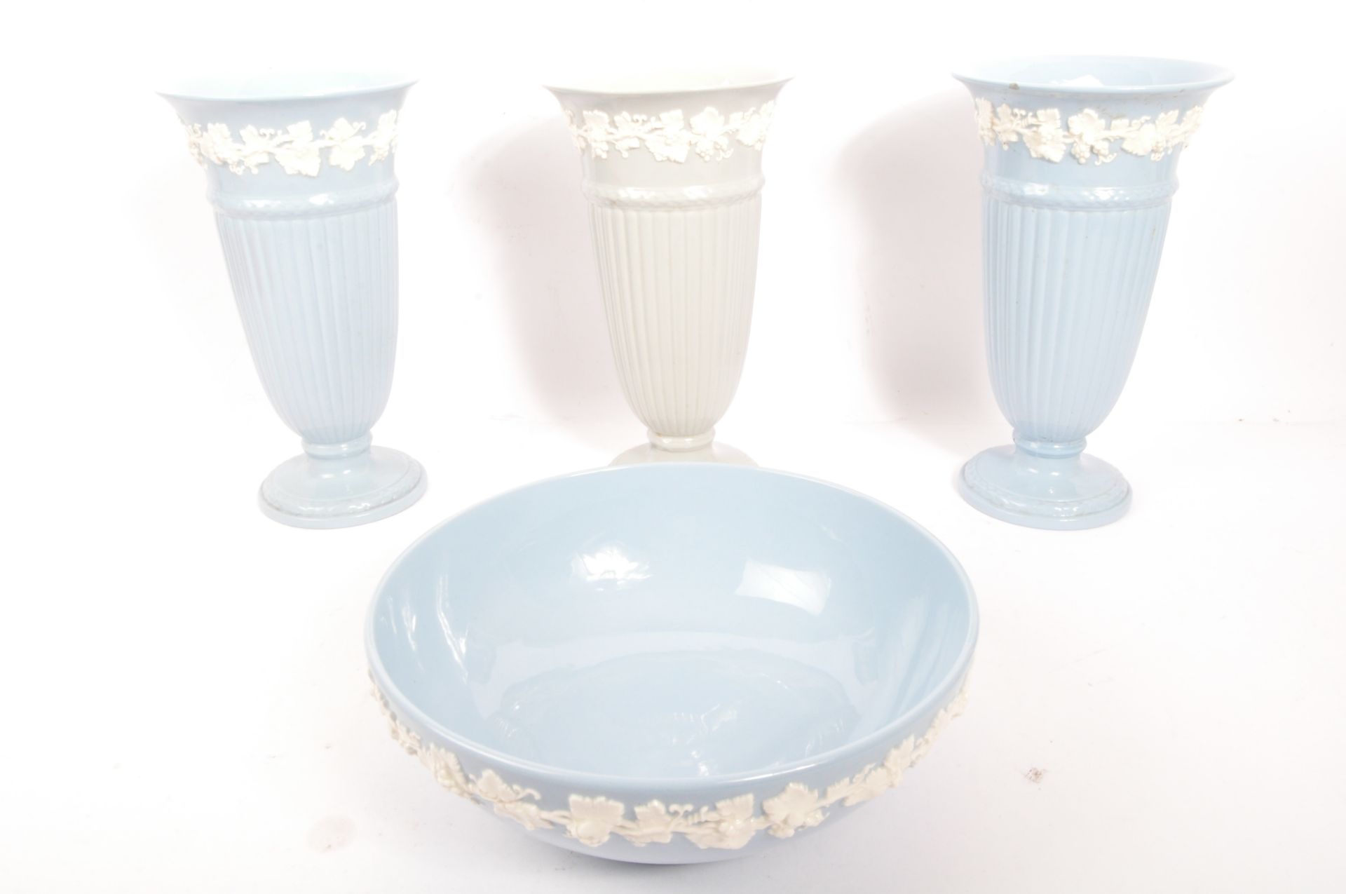 WEDGWOOD QUEEN WARE VASES & FRUIT BOWL