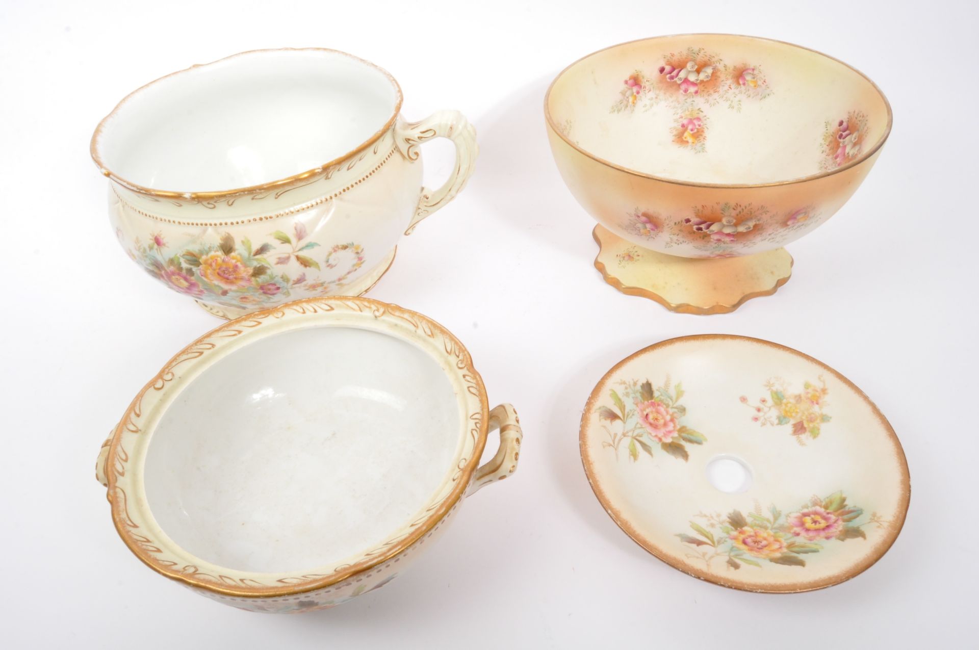 COLLECTION OF EARLY 20TH CENTURY IVORY BLUSH BONE CHINA - Bild 4 aus 5